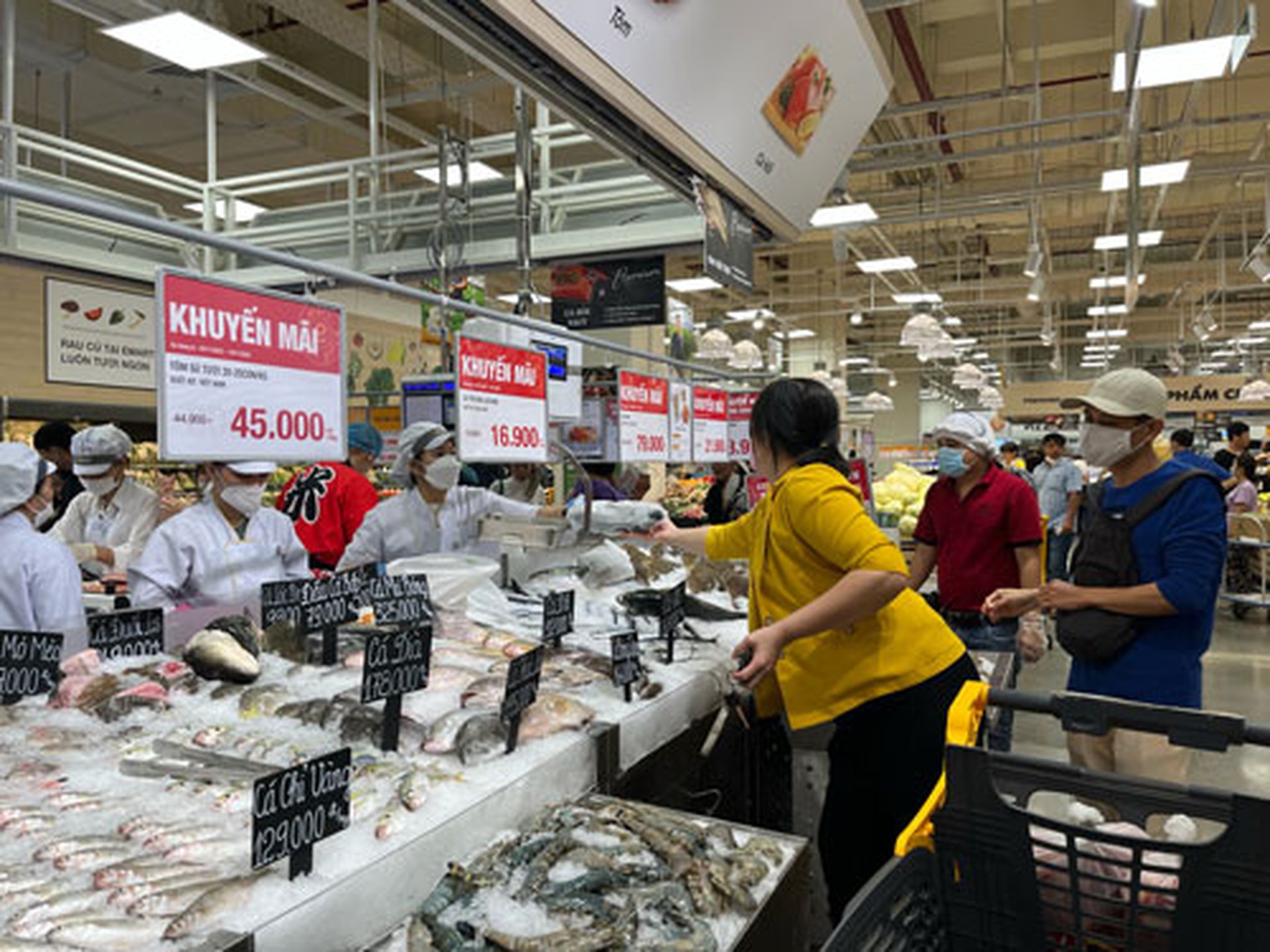 70 ng&agrave;y mua sắm thả ga ở TP HCM - Ảnh 1.