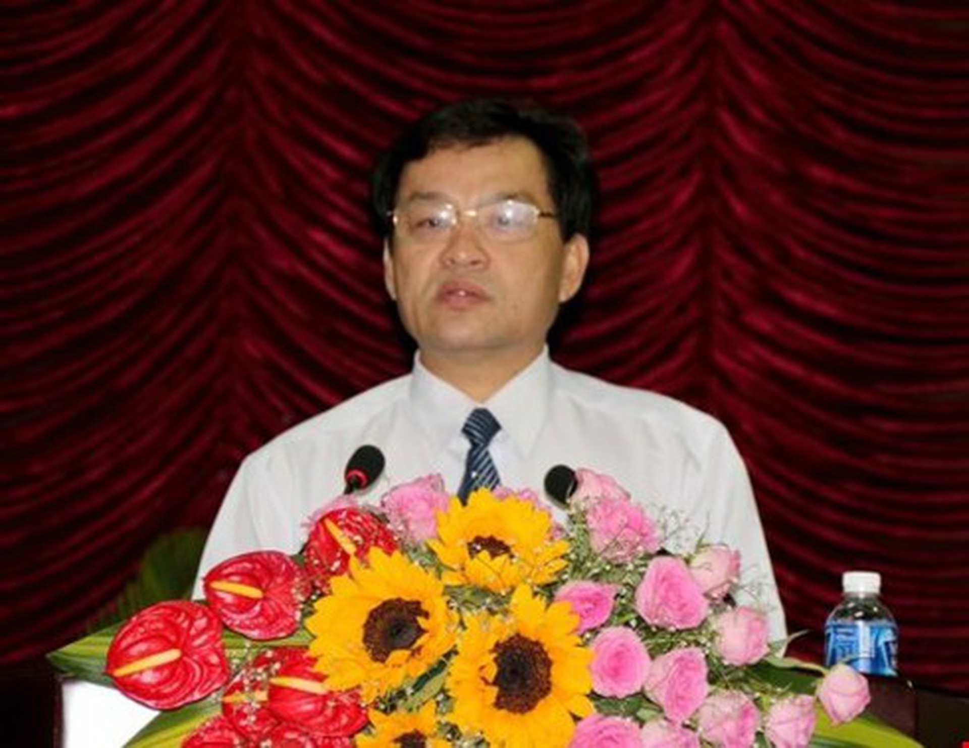 Bắt &ocirc;ng Nguyễn Ngọc Hai, nguy&ecirc;n chủ tịch UBND tỉnh B&igrave;nh Thuận - Ảnh 1.