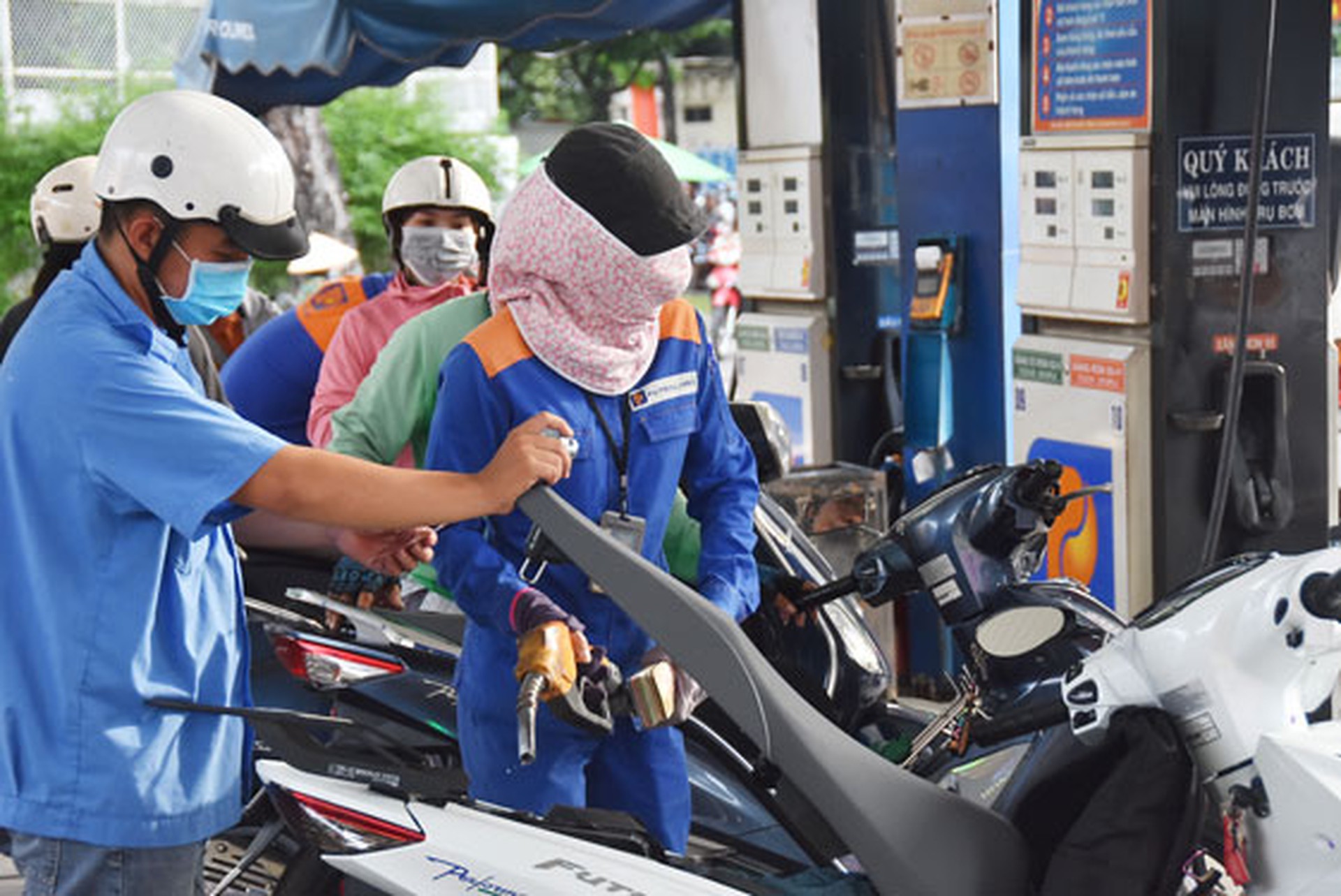 Triển khai miễn thuế xăng dầu từ 26 - 3 đến 15 - 4 - 2026 hỗ trợ doanh nghiệp v&agrave; người d&acirc;n - Ảnh 1.