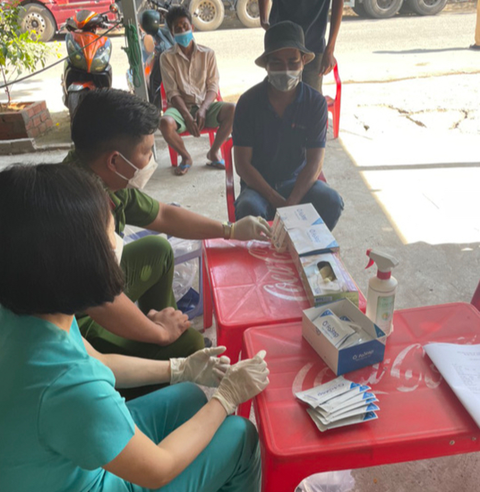 TP HCM: Tổng kiểm tra đội ngũ t&agrave;i xế - Ảnh 3.