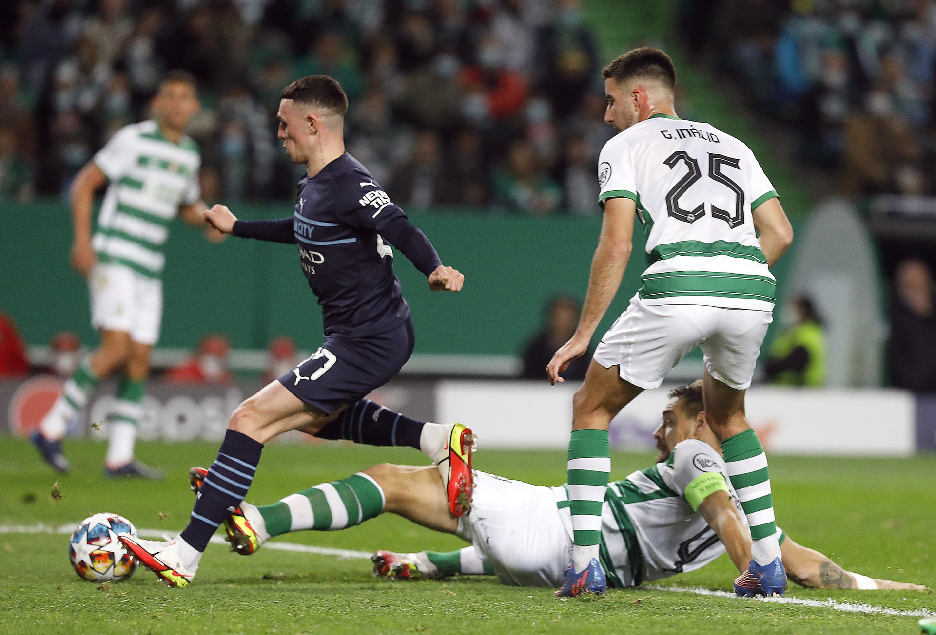 V&ugrave;i dập chủ nh&agrave; Sporting CP, Man City chắc suất tứ kết Champions League - Ảnh 4.