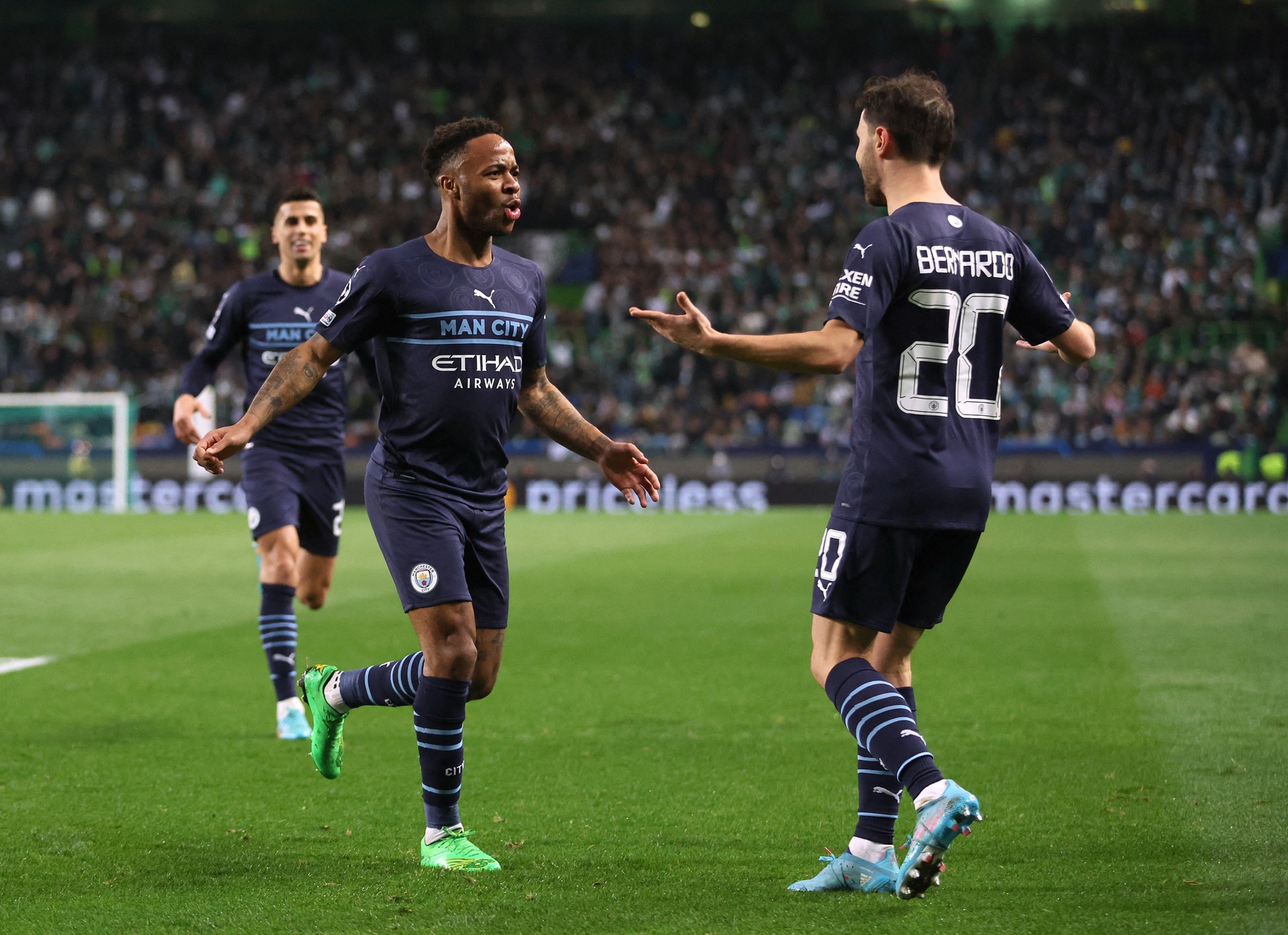V&ugrave;i dập chủ nh&agrave; Sporting CP, Man City chắc suất tứ kết Champions League - Ảnh 7.