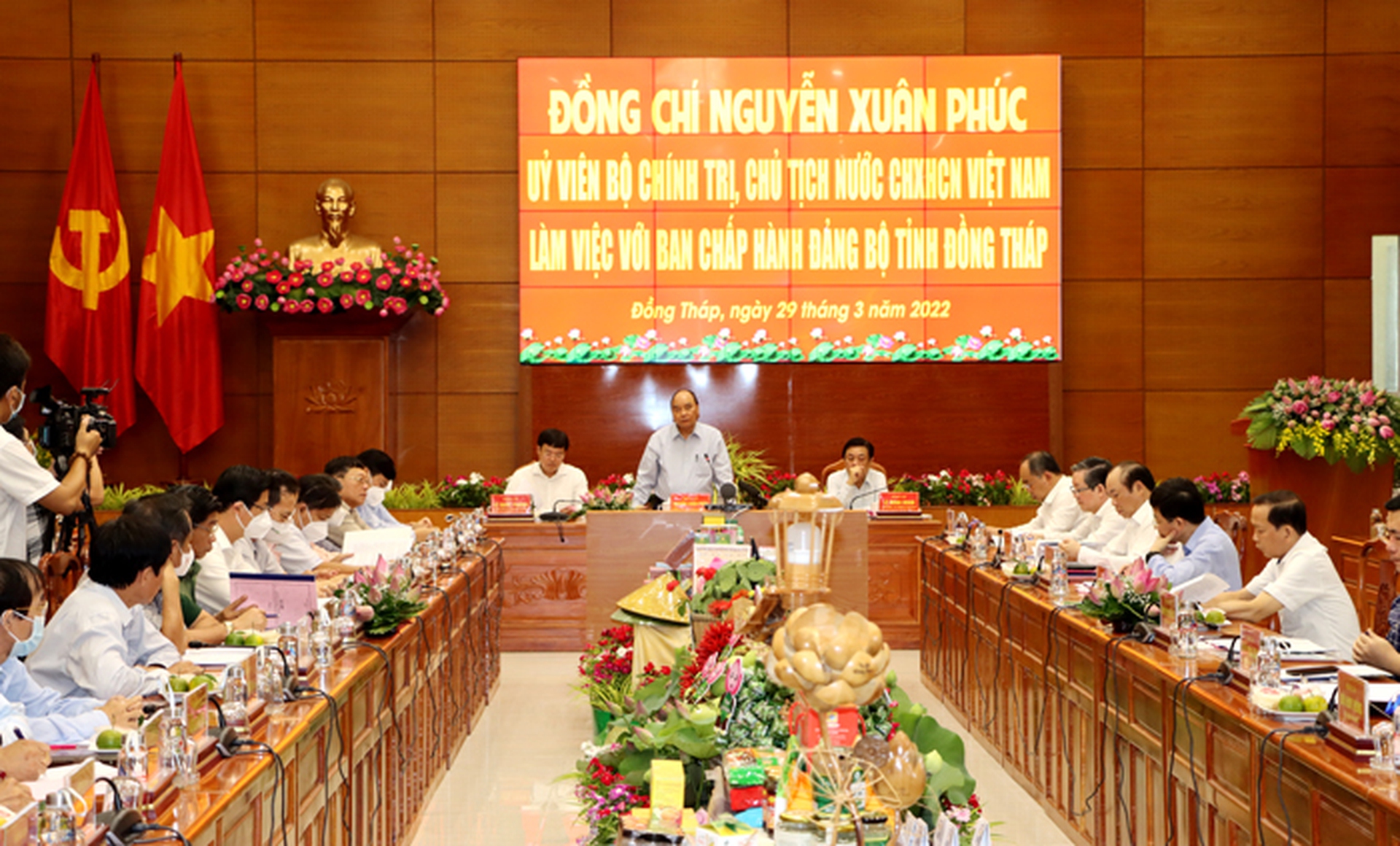 Chủ tịch nước y&ecirc;u cầu Đồng Th&aacute;p nh&acirc;n rộng m&ocirc; h&igrave;nh hợp t&aacute;c x&atilde; kiểu mới - Ảnh 1.