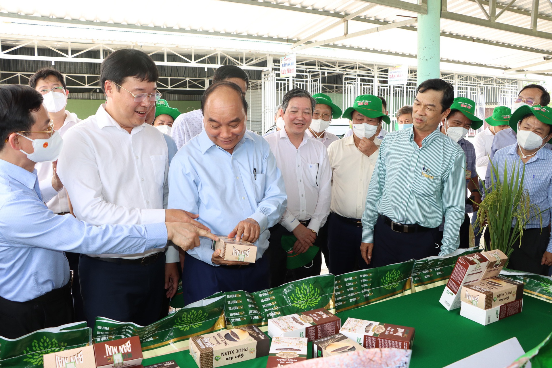 Chủ tịch nước y&ecirc;u cầu Đồng Th&aacute;p nh&acirc;n rộng m&ocirc; h&igrave;nh hợp t&aacute;c x&atilde; kiểu mới - Ảnh 5.