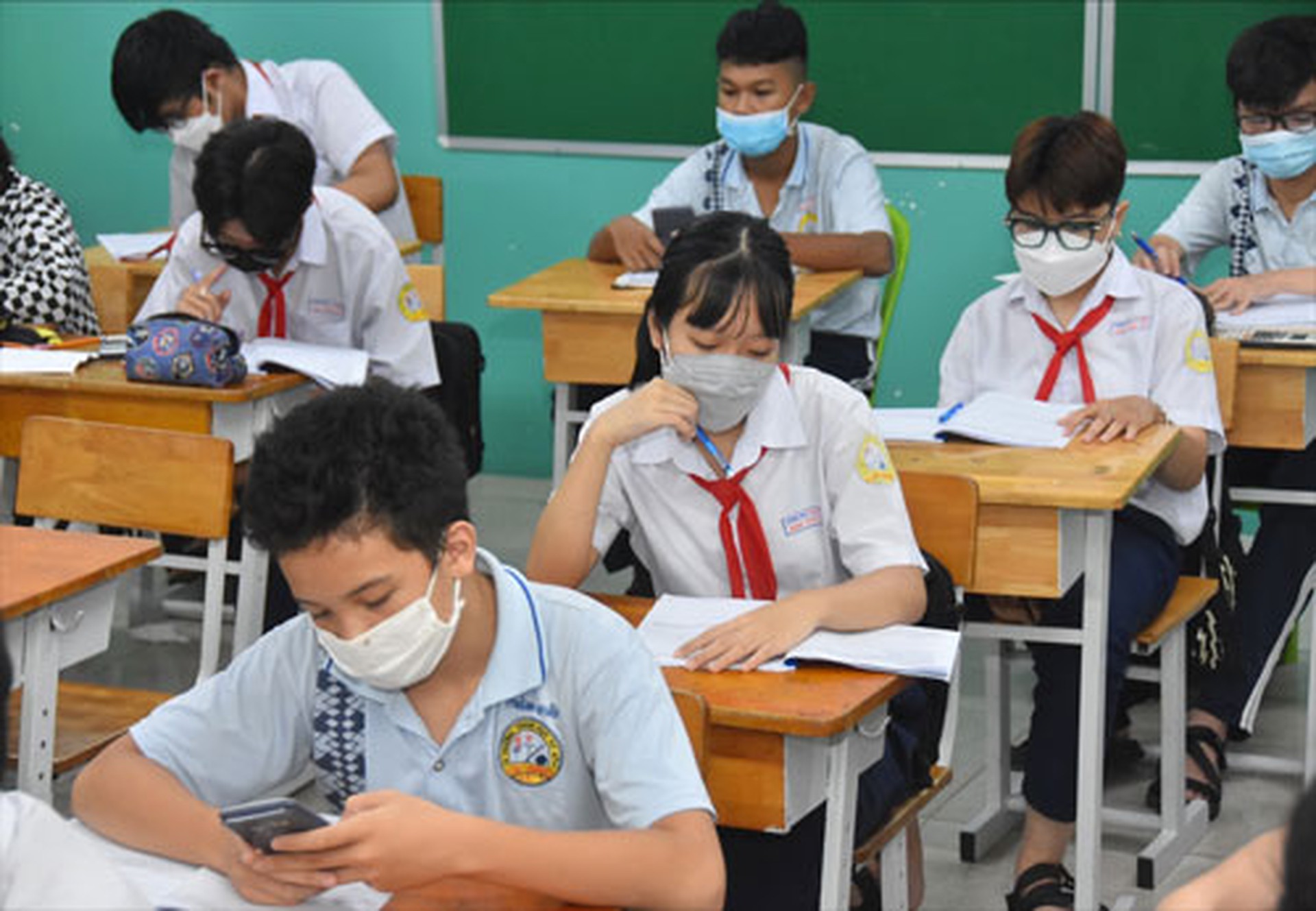 Học sinh trượt lớp 10 sẽ học tiếp ở đ&acirc;u? - Ảnh 1.