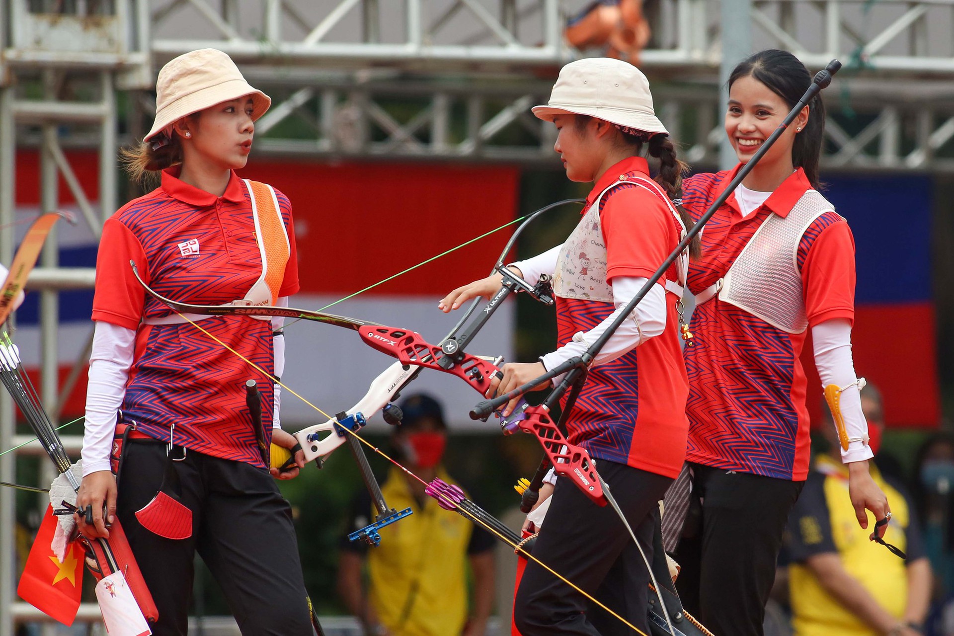 Người đẹp m&ocirc;n bắn cung &Aacute;nh Nguyệt c&ugrave;ng đồng đội mất huy chương v&agrave;ng trước tuyển Philippines - Ảnh 4.