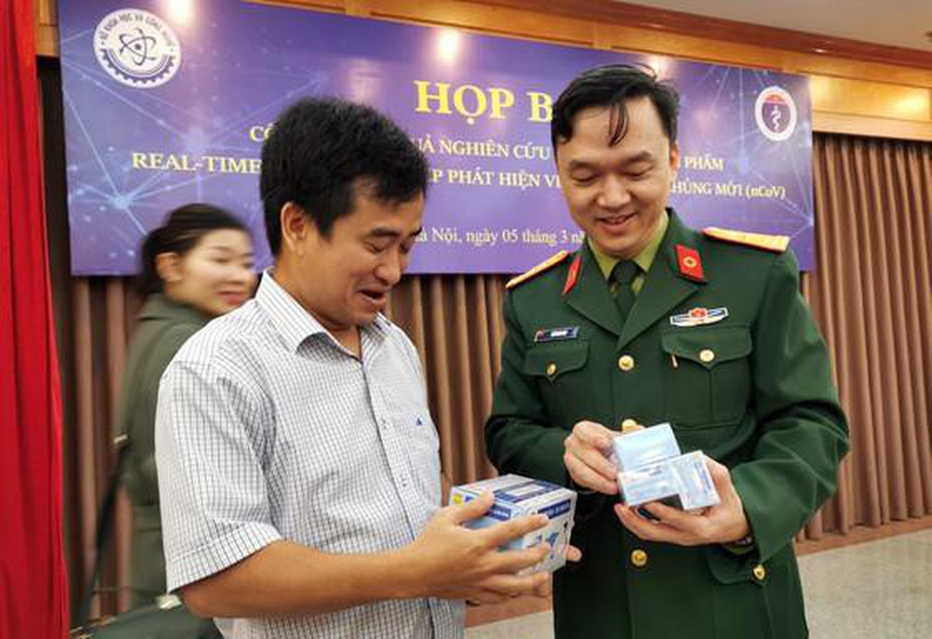 [eMagazine] To&agrave;n cảnh vụ n&acirc;ng gi&aacute; kit x&eacute;t nghiệm C&ocirc;ng ty Việt &Aacute; - Ảnh 8.