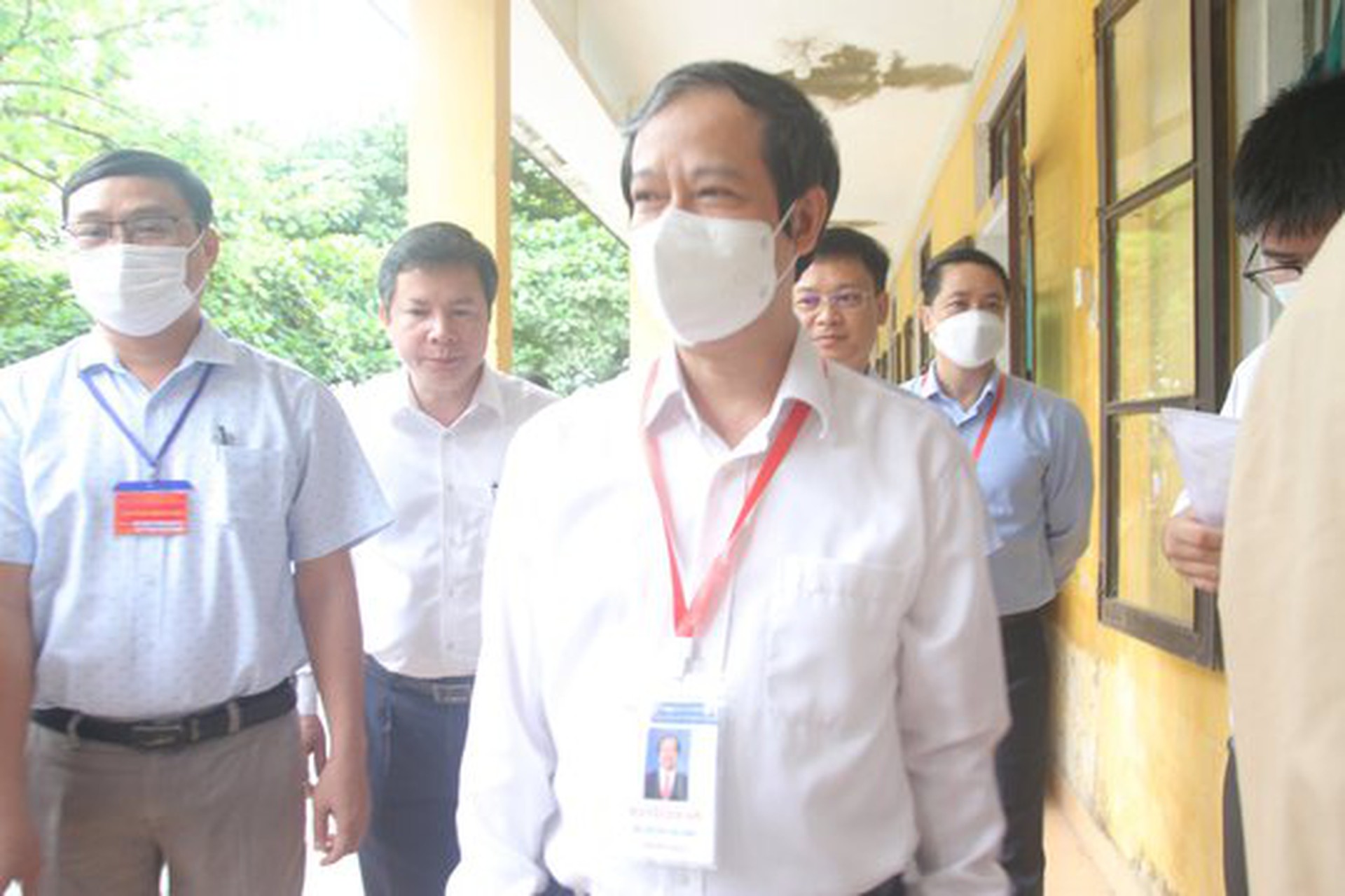 Bộ trưởng Nguyễn Kim Sơn động vi&ecirc;n th&iacute; sinh, gi&aacute;o vi&ecirc;n dự kỳ thi tốt nghiệp THPT - Ảnh 4.