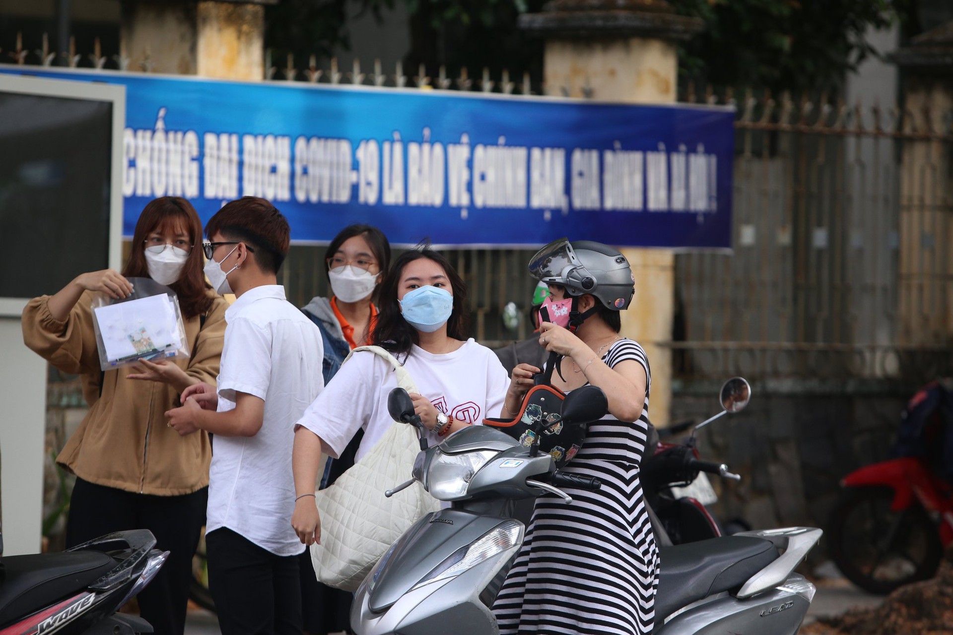 Tại Đ&agrave; Nẵng - Ảnh 1.