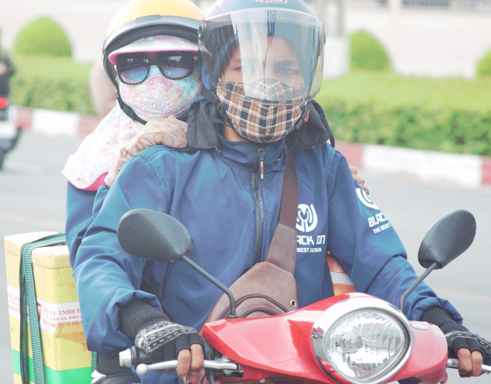 H&igrave;nh ảnh d&ograve;ng người trở lại B&igrave;nh Dương sau kỳ nghỉ lễ - Ảnh 5.