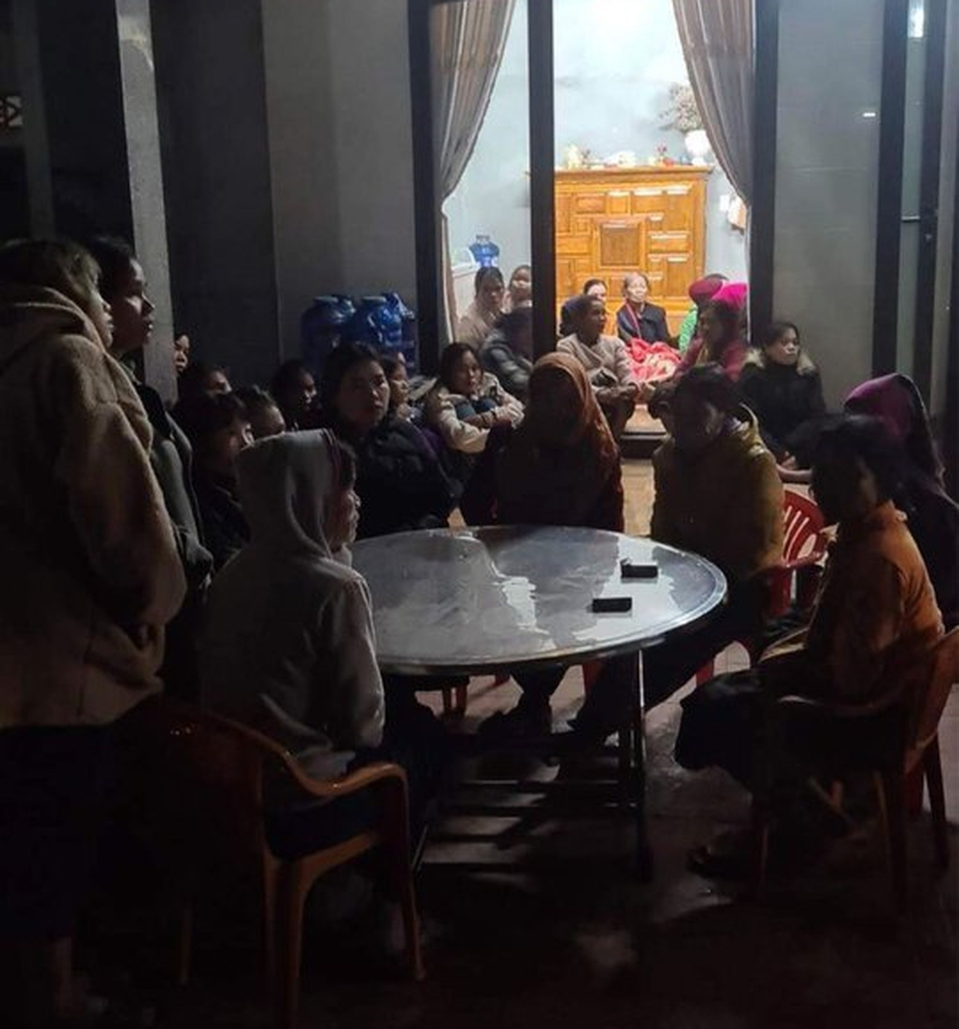 Người d&acirc;n ph&aacute;t hiện 2 vợ chồng tử vong tr&ecirc;n rẫy - Ảnh 1.