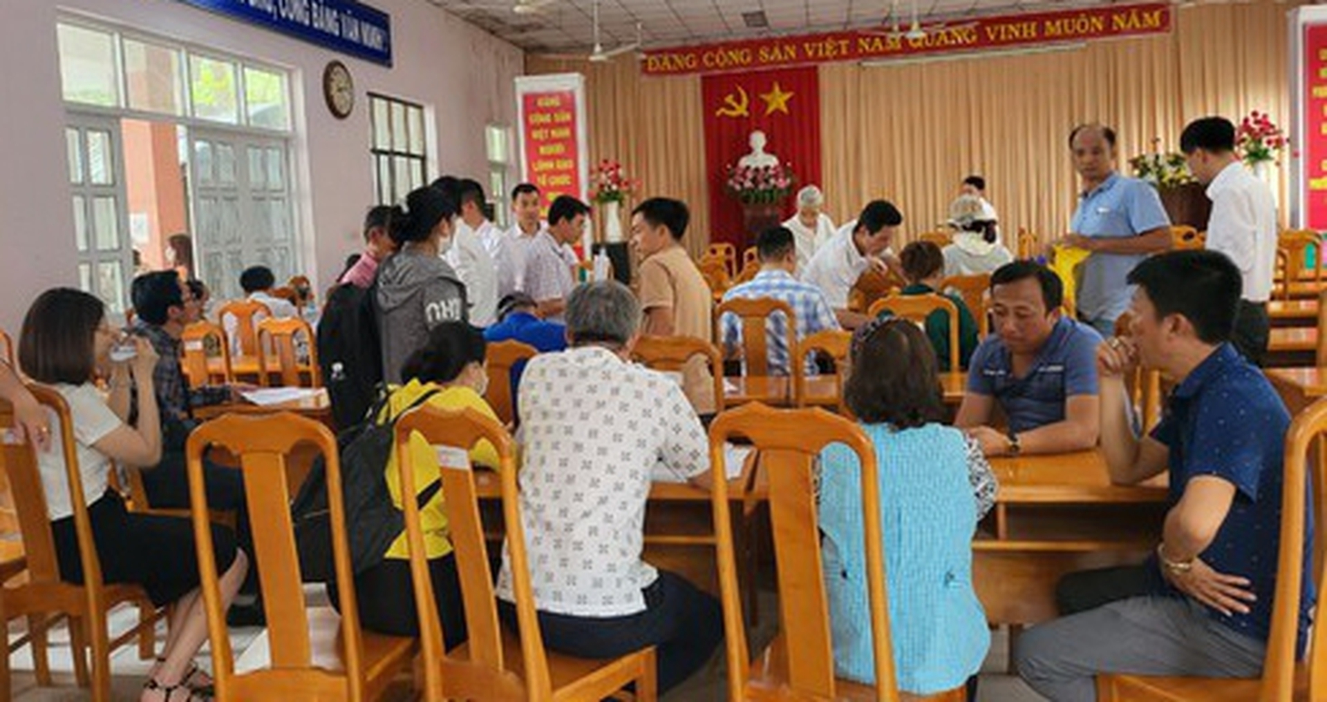 Những hộ đầu ti&ecirc;n nhận tiền đền b&ugrave; dự &aacute;n đường cao tốc Bi&ecirc;n H&ograve;a - Vũng T&agrave;u - Ảnh 1.
