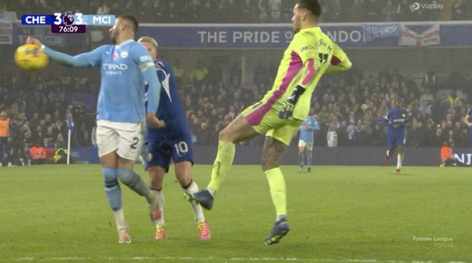 VAR v&agrave; trọng t&agrave;i Taylor lại bị chỉ tr&iacute;ch sau đại chiến Chelsea - Man City - Ảnh 7.