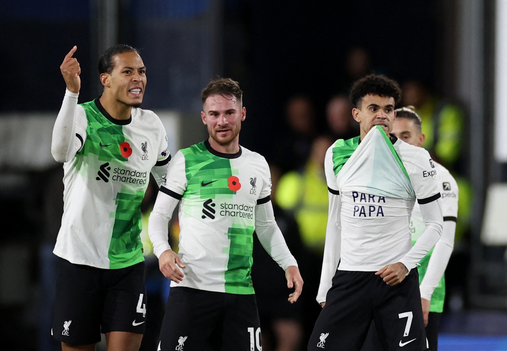 Liverpool bị t&acirc;n binh Luton Town chia điểm, n&oacute;ng rực bảng xếp hạng - Ảnh 5.
