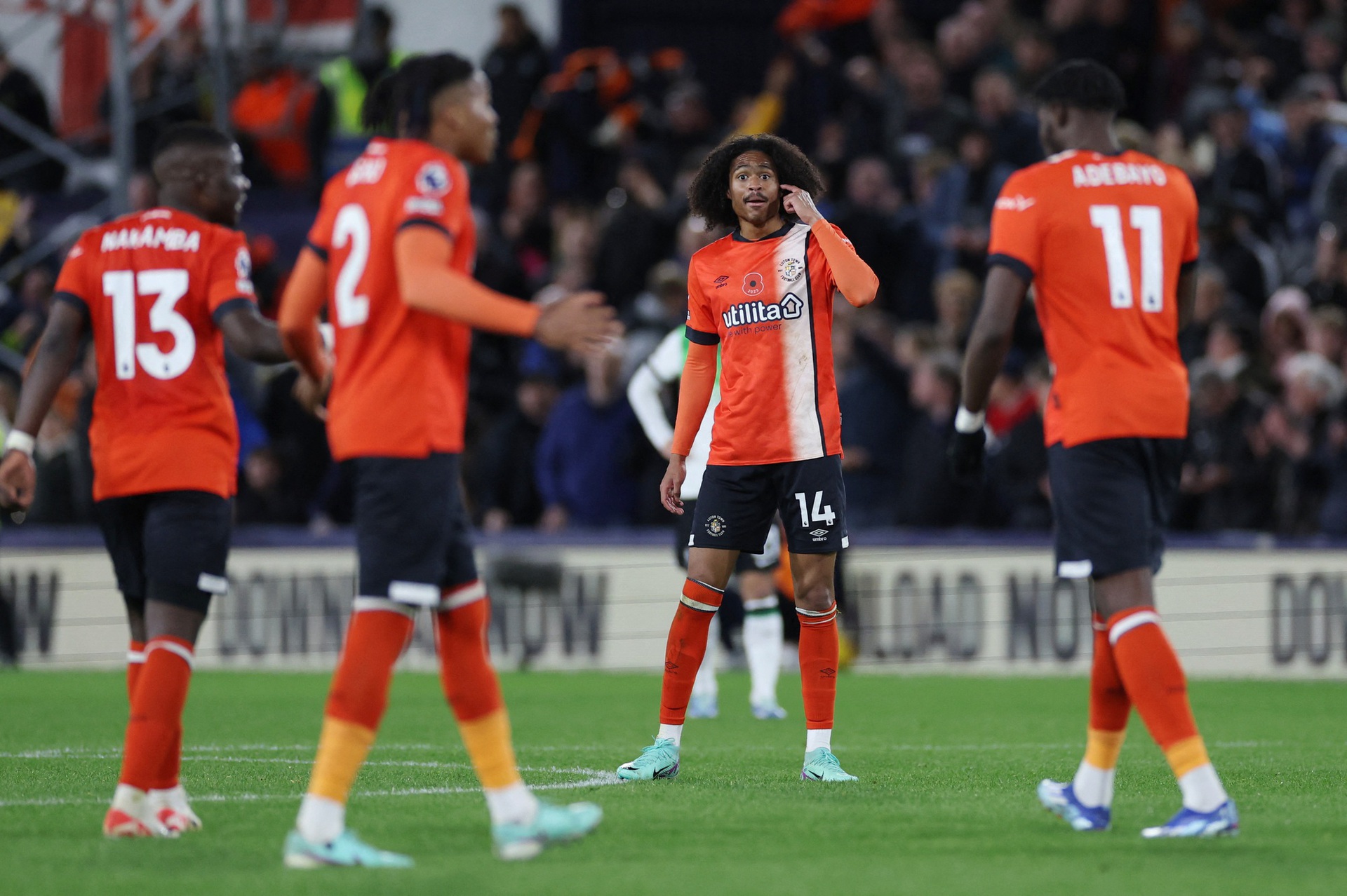 Liverpool bị t&acirc;n binh Luton Town chia điểm, n&oacute;ng rực bảng xếp hạng - Ảnh 7.