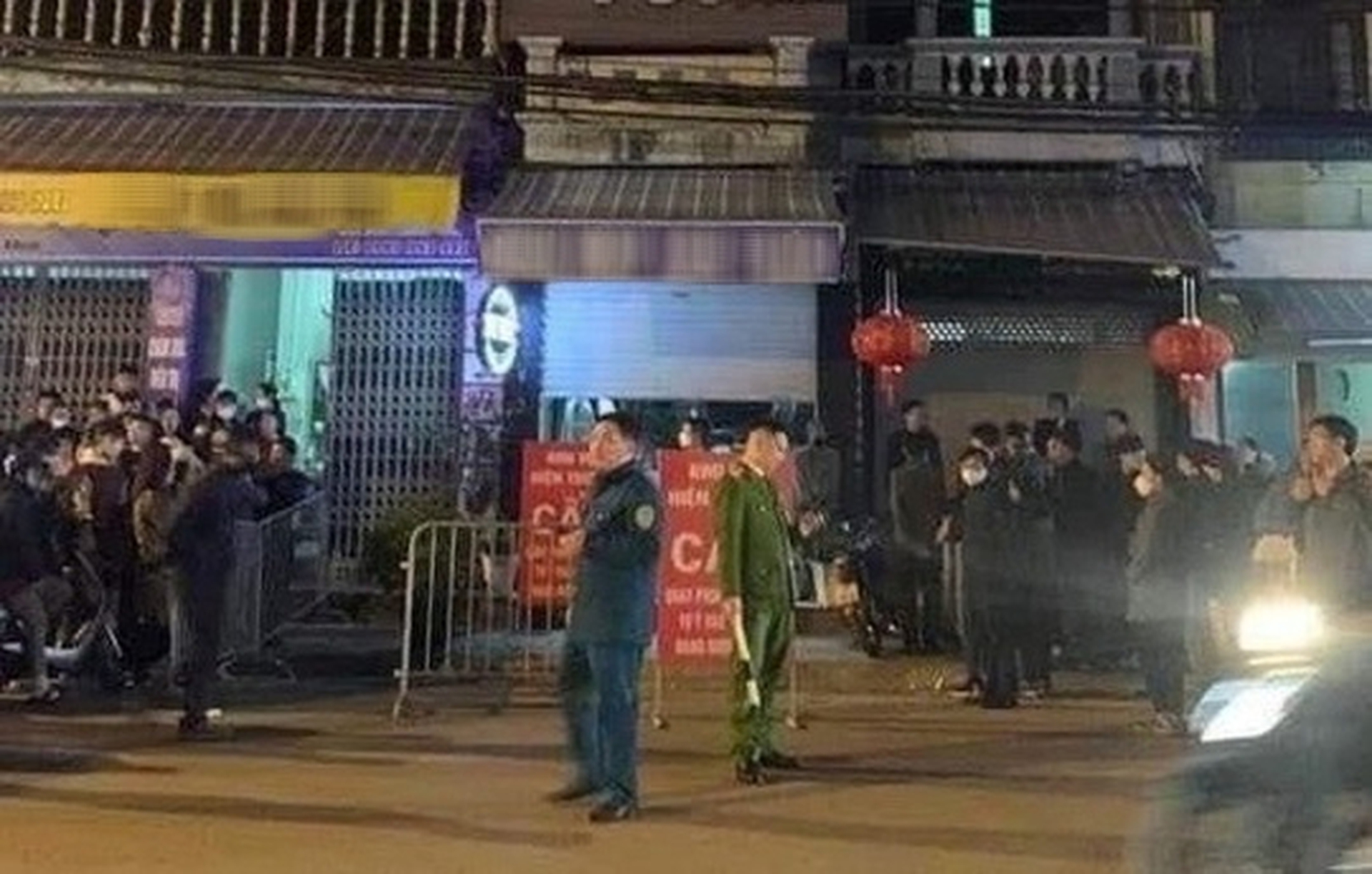 Cặp vợ chồng tử vong bất thường trong ph&ograve;ng ngủ - Ảnh 1.