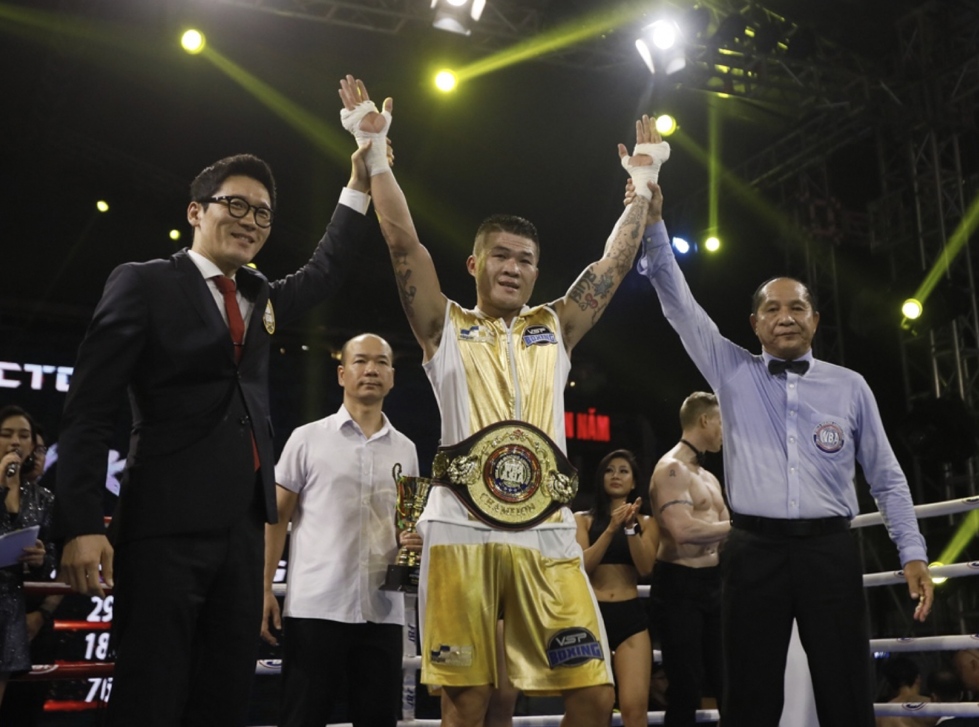 Trương Đ&igrave;nh Ho&agrave;ng thượng đ&agrave;i bảo vệ đai v&ocirc; địch WBA ch&acirc;u &Aacute; - Ảnh 3.