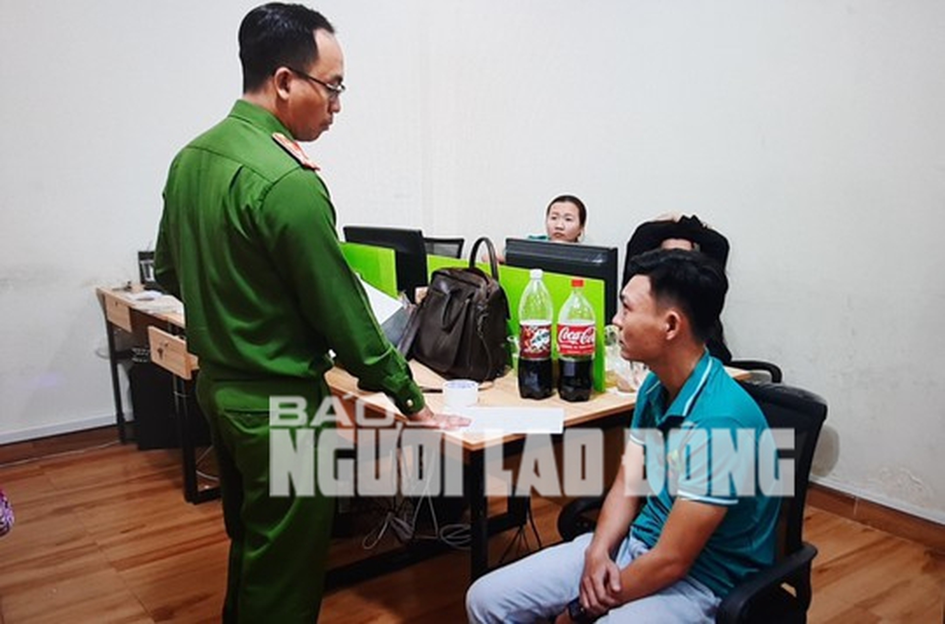 Vụ đột k&iacute;ch C&ocirc;ng ty Luật TNHH Ph&aacute;p Việt: H&agrave;ng ng&agrave;n nạn nh&acirc;n bị dọa giết vợ, con - Ảnh 6.