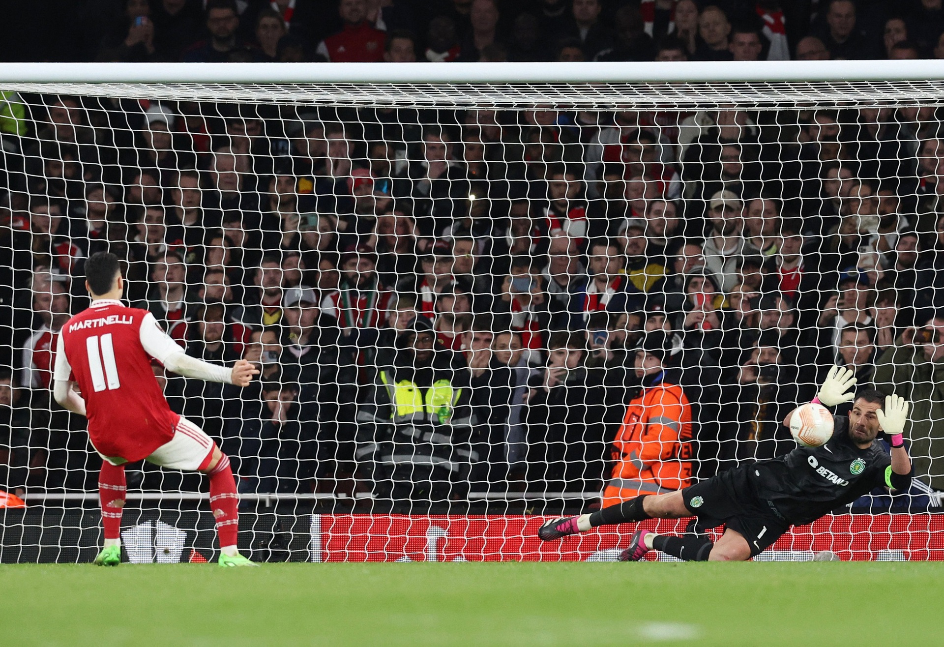 Arsenal thua sốc loạt lu&acirc;n lưu, dừng bước sớm Europa League - Ảnh 5.
