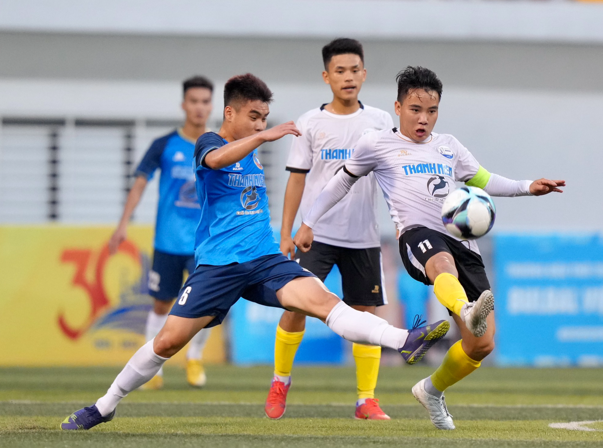 Chủ nh&agrave; ĐH T&ocirc;n Đức Thắng v&agrave;o b&aacute;n kết nhờ ngoại binh - Ảnh 3.