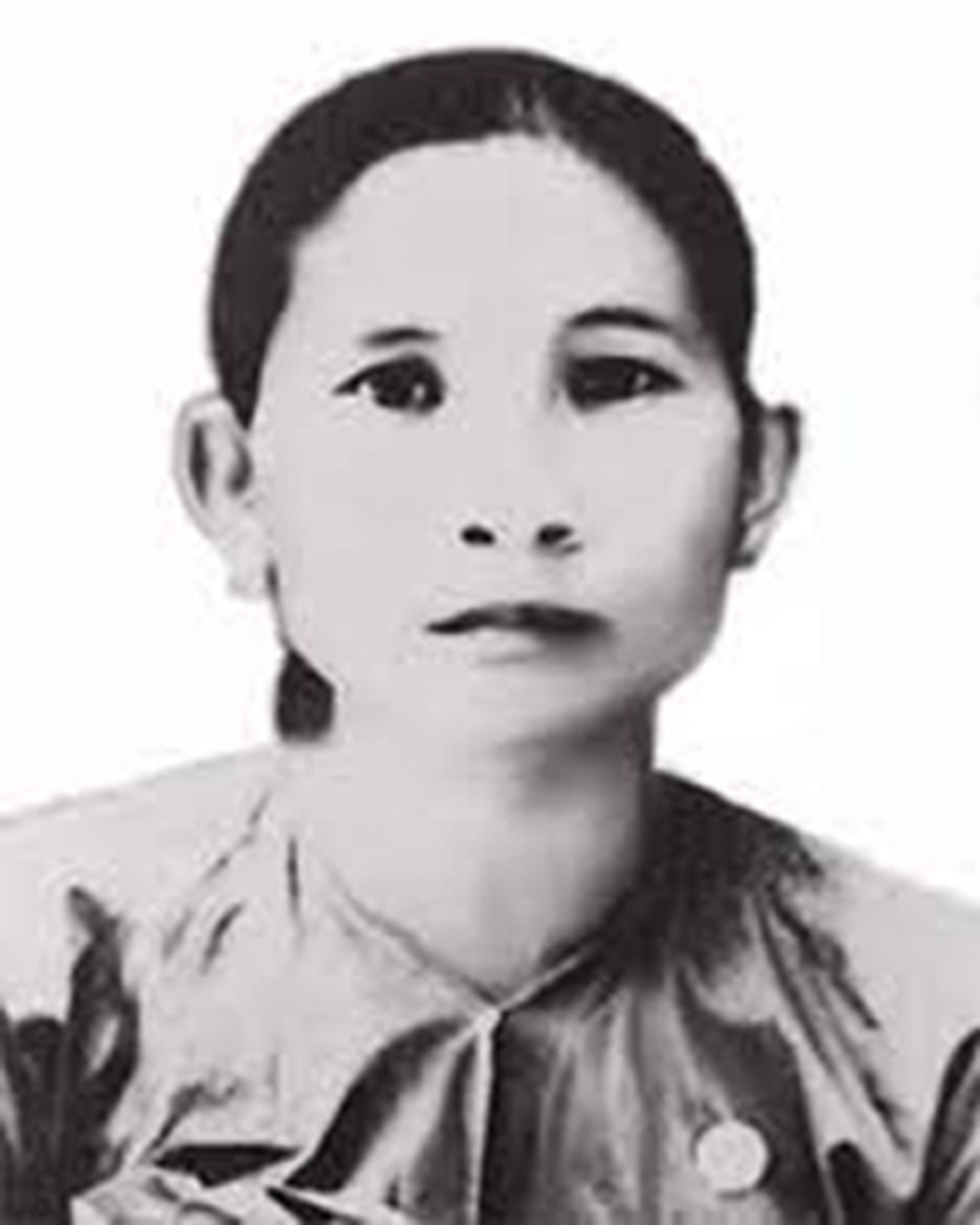Trở lại qu&ecirc; hương Người mẹ cầm s&uacute;ng - Ảnh 1.