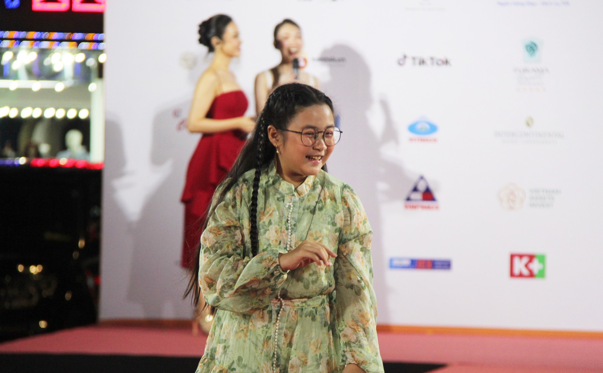Diễn vi&ecirc;n Nh&agrave; b&agrave; Nữ, Bố Gi&agrave; tham dự Li&ecirc;n hoan phim DANAFF I - Ảnh 6.
