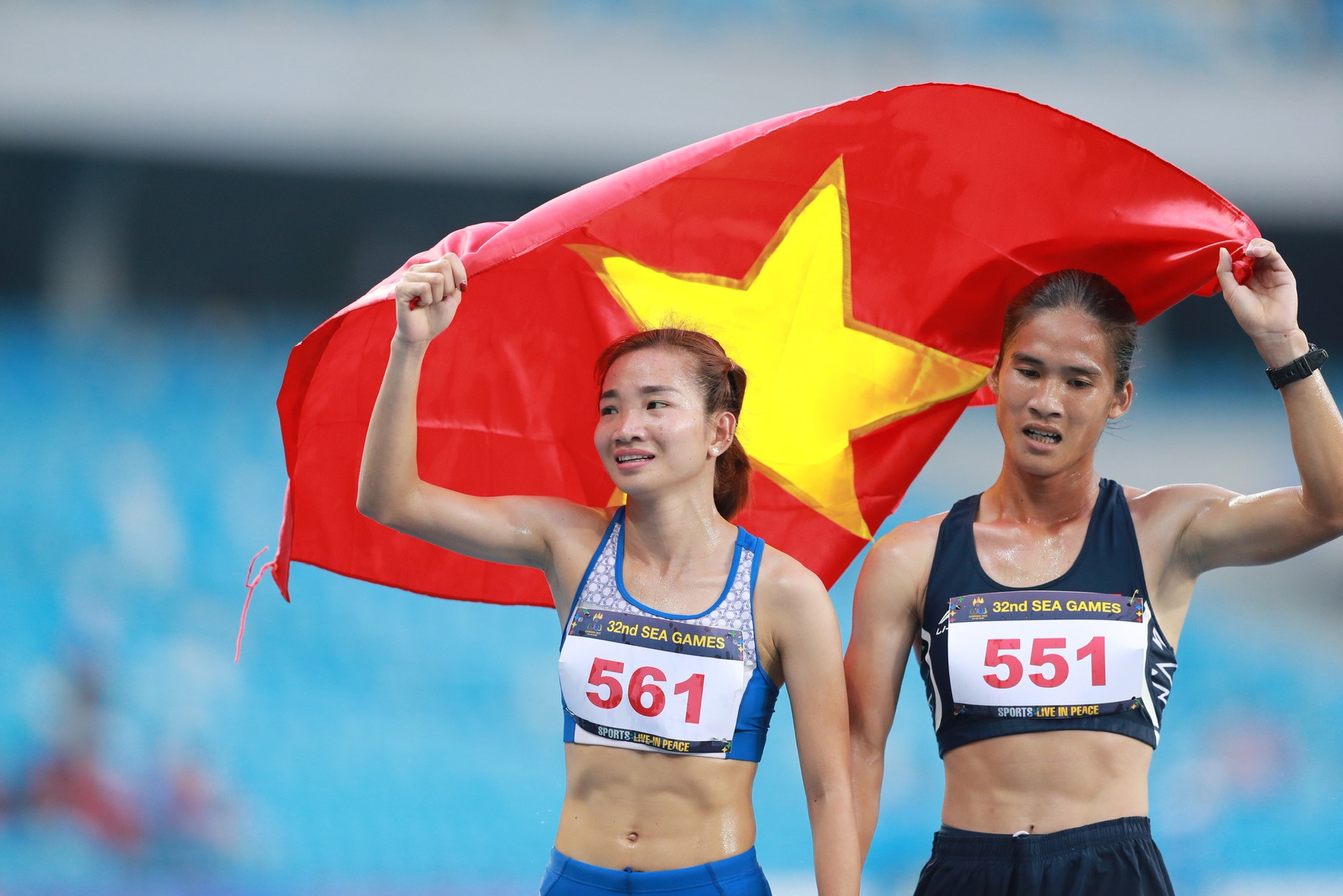 Si&ecirc;u nh&acirc;n Nguyễn Thị Oanh g&acirc;y chấn động đường chạy SEA Games - Ảnh 6.