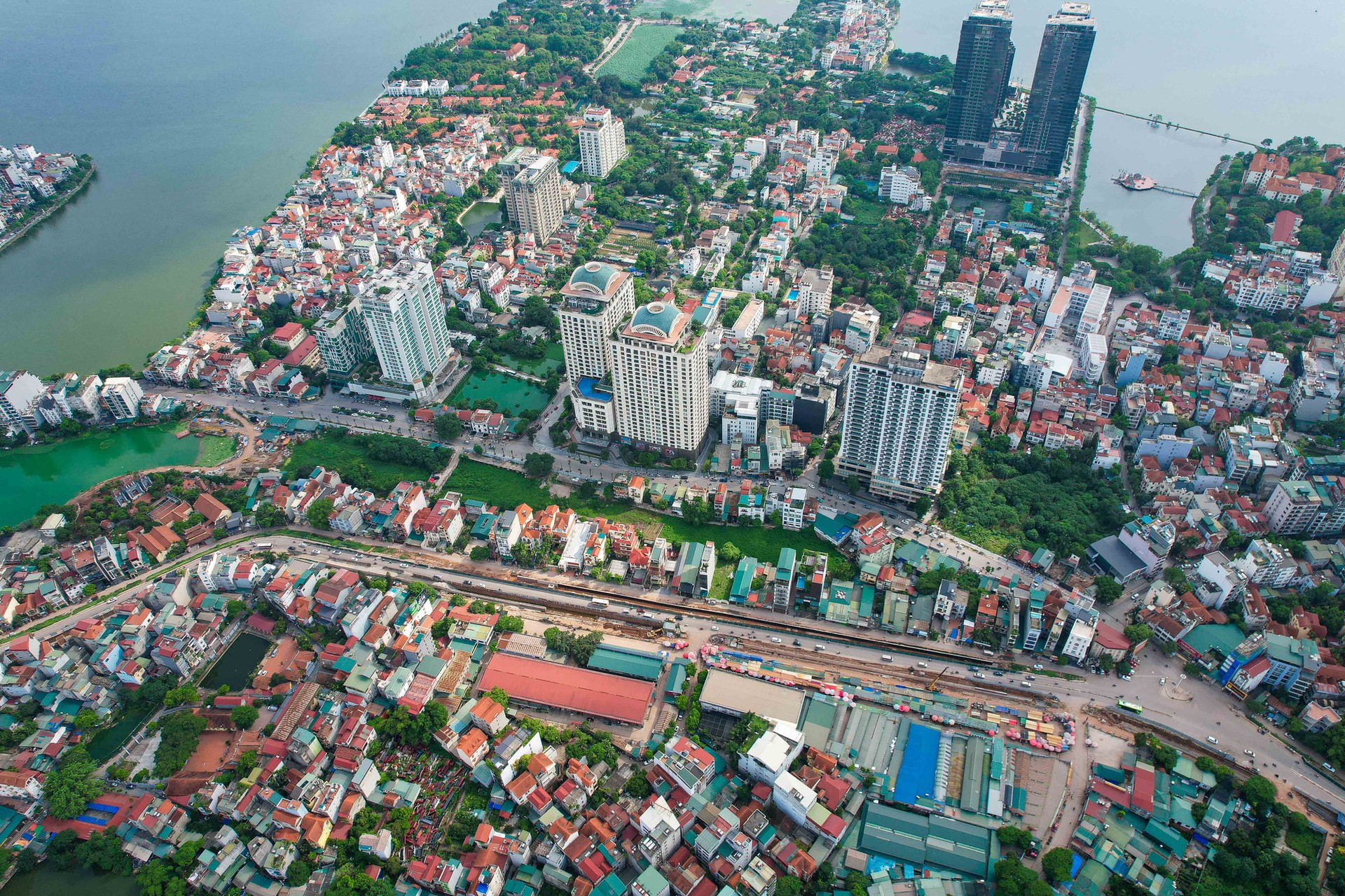 Mặt đường &Acirc;u Cơ nứt to&aacute;c khi thi c&ocirc;ng dự &aacute;n mở rộng đ&ecirc; - Ảnh 2.
