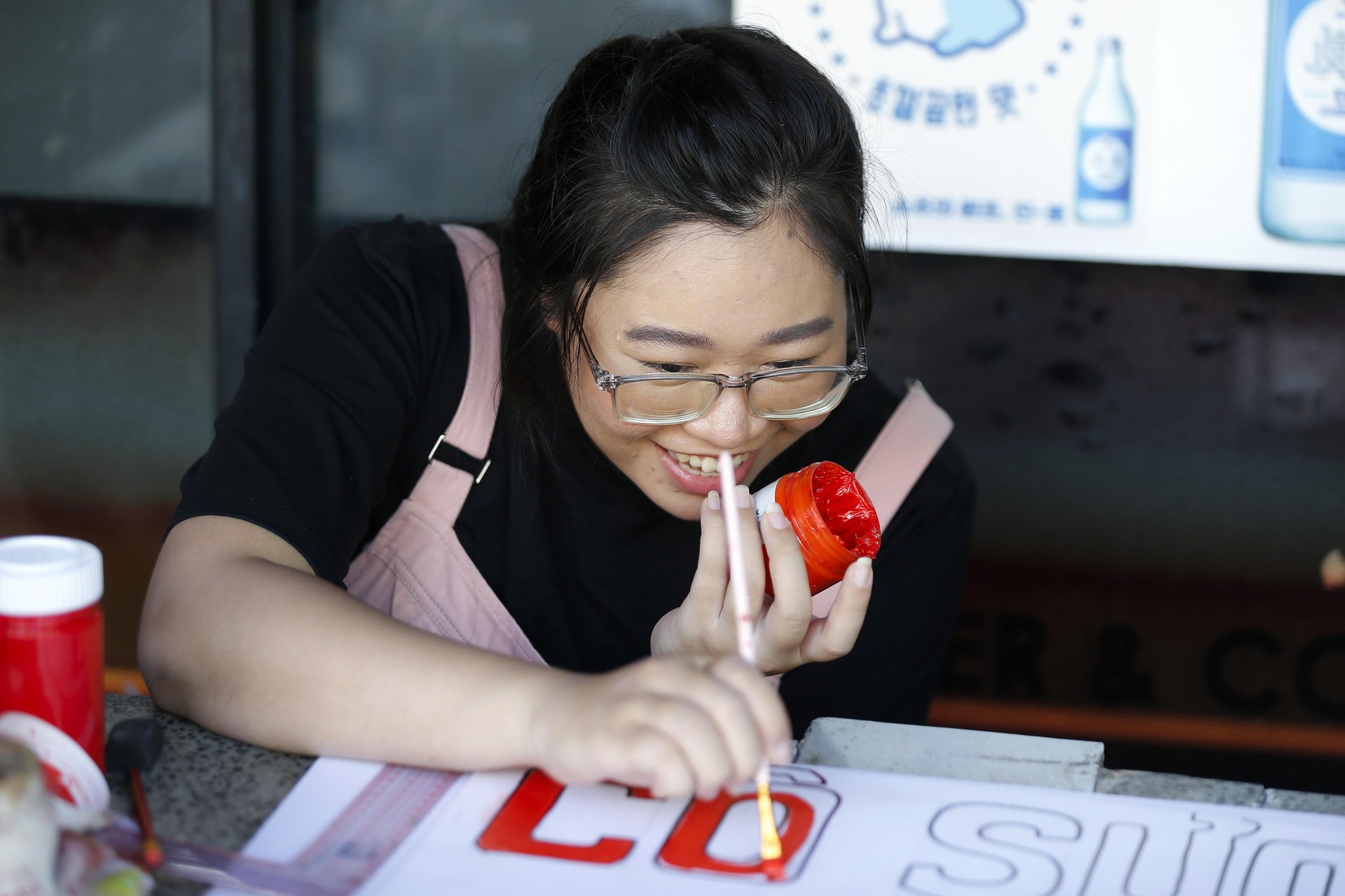 H&agrave;nh tr&igrave;nh vẽ hạnh ph&uacute;c cho những g&aacute;nh h&agrave;ng rong - Ảnh 2.