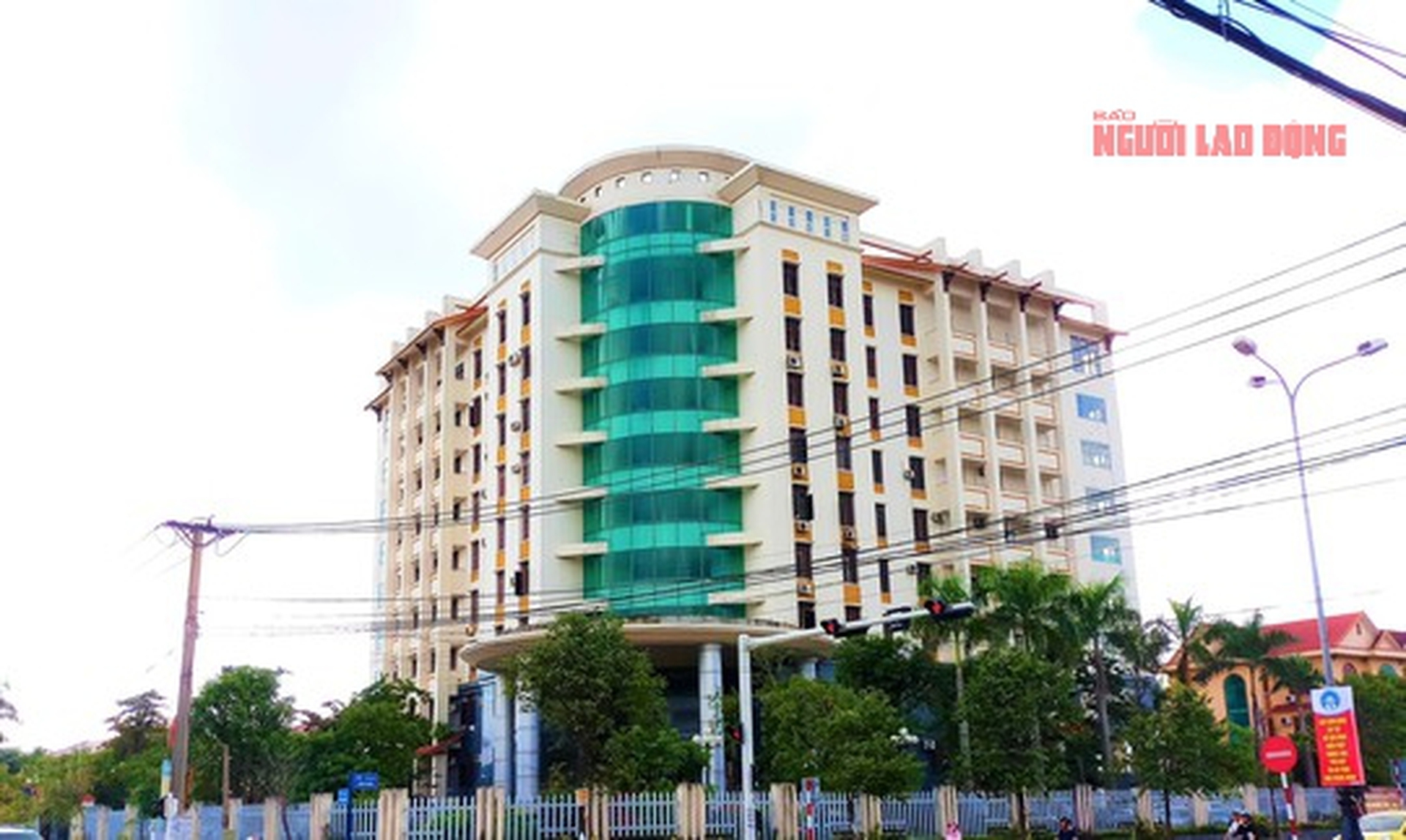 Động th&aacute;i mới ở Sở T&agrave;i nguy&ecirc;n v&agrave; M&ocirc;i trường Quảng B&igrave;nh sau vụ 5 c&aacute;n bộ đ&aacute;nh bạc - Ảnh 1.