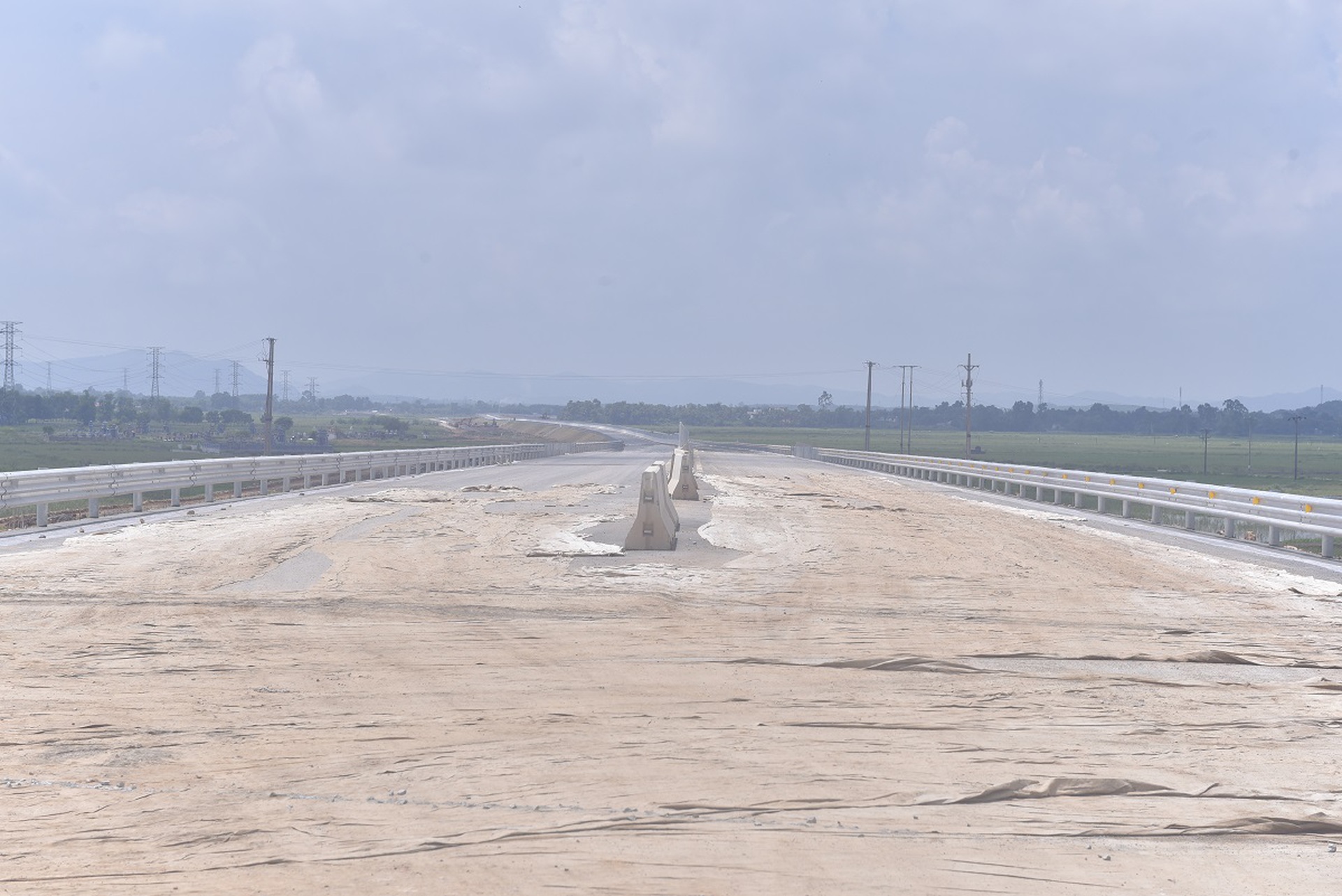 Ngổn ngang cao tốc Quốc lộ 45 - Nghi Sơn trước ng&agrave;y th&ocirc;ng xe - Ảnh 6.