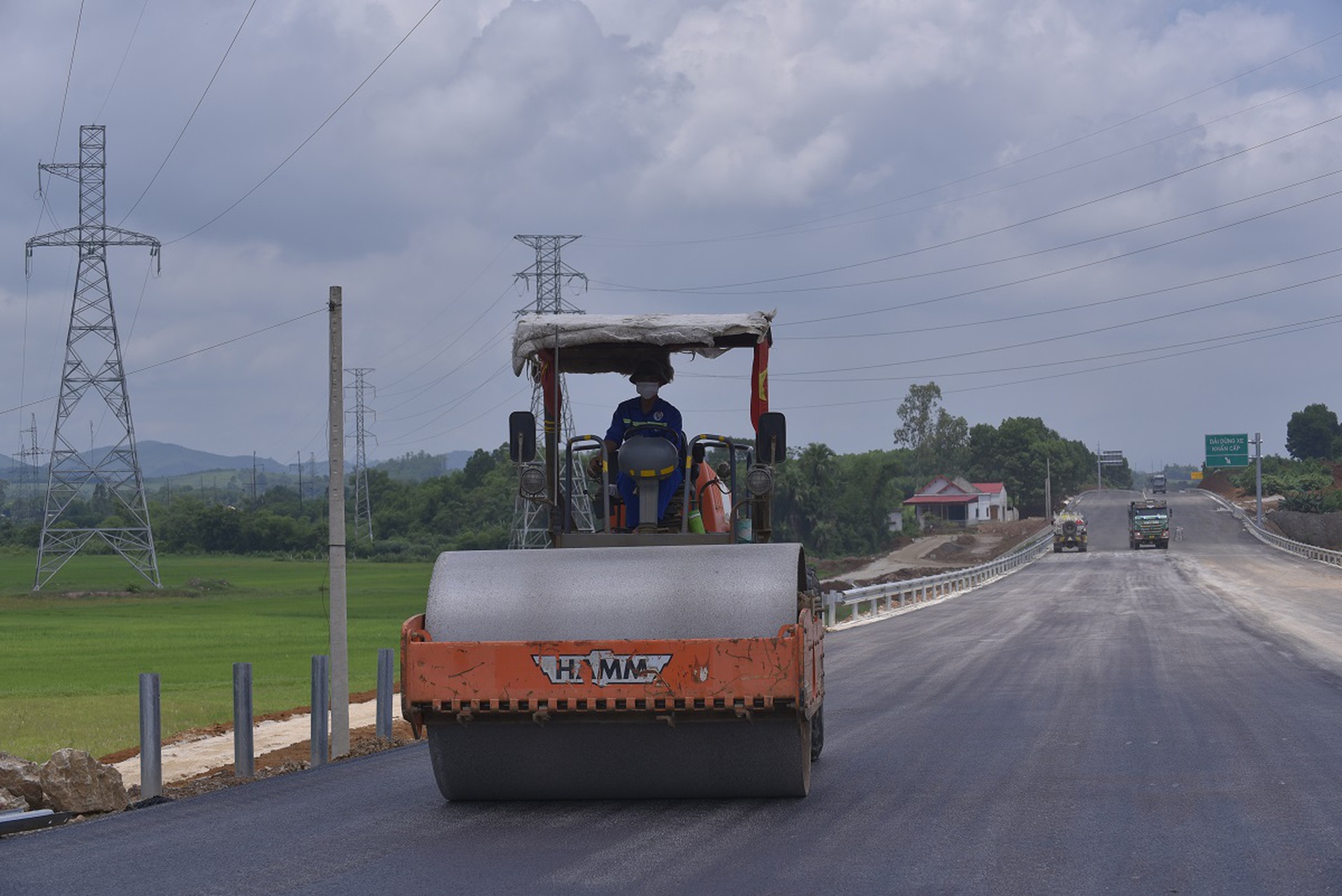 Ngổn ngang cao tốc Quốc lộ 45 - Nghi Sơn trước ng&agrave;y th&ocirc;ng xe - Ảnh 9.