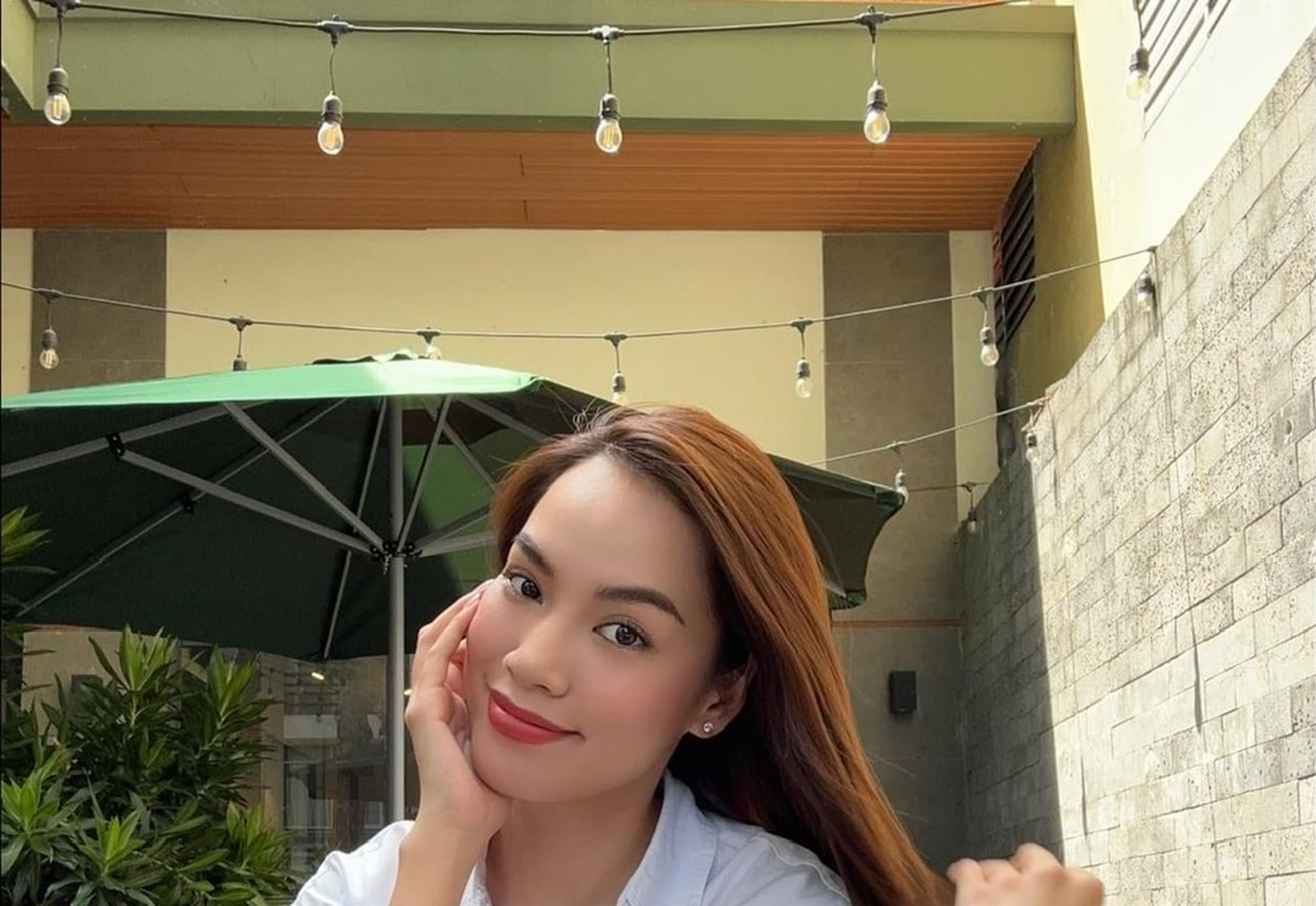 Ch&acirc;n dung người đẹp L&ecirc; Ho&agrave;ng Phương