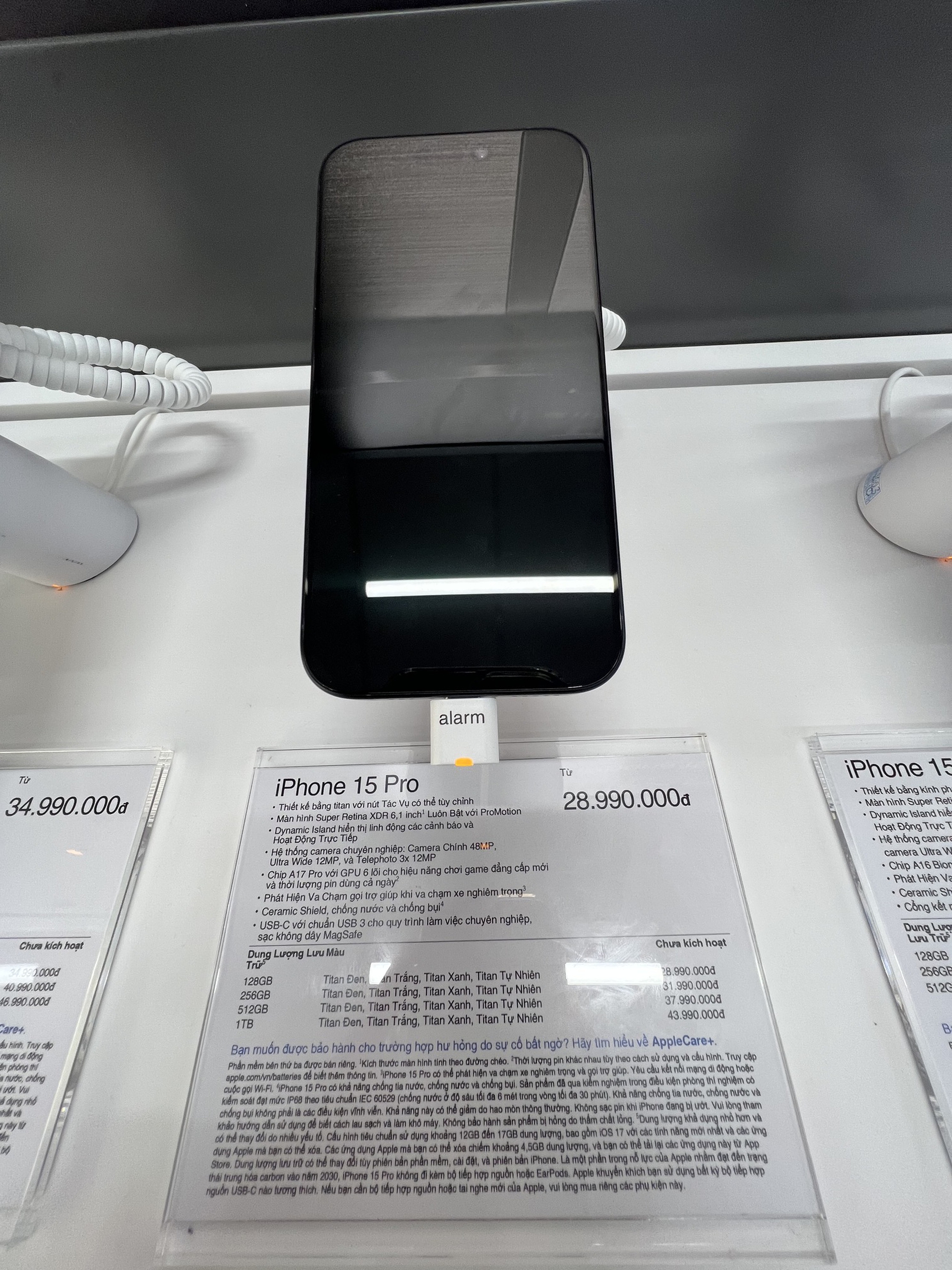 Những người mua iPhone 15 ch&iacute;nh h&atilde;ng đầu ti&ecirc;n n&oacute;i g&igrave; sau nửa ng&agrave;y trải nghiệm? - Ảnh 5.