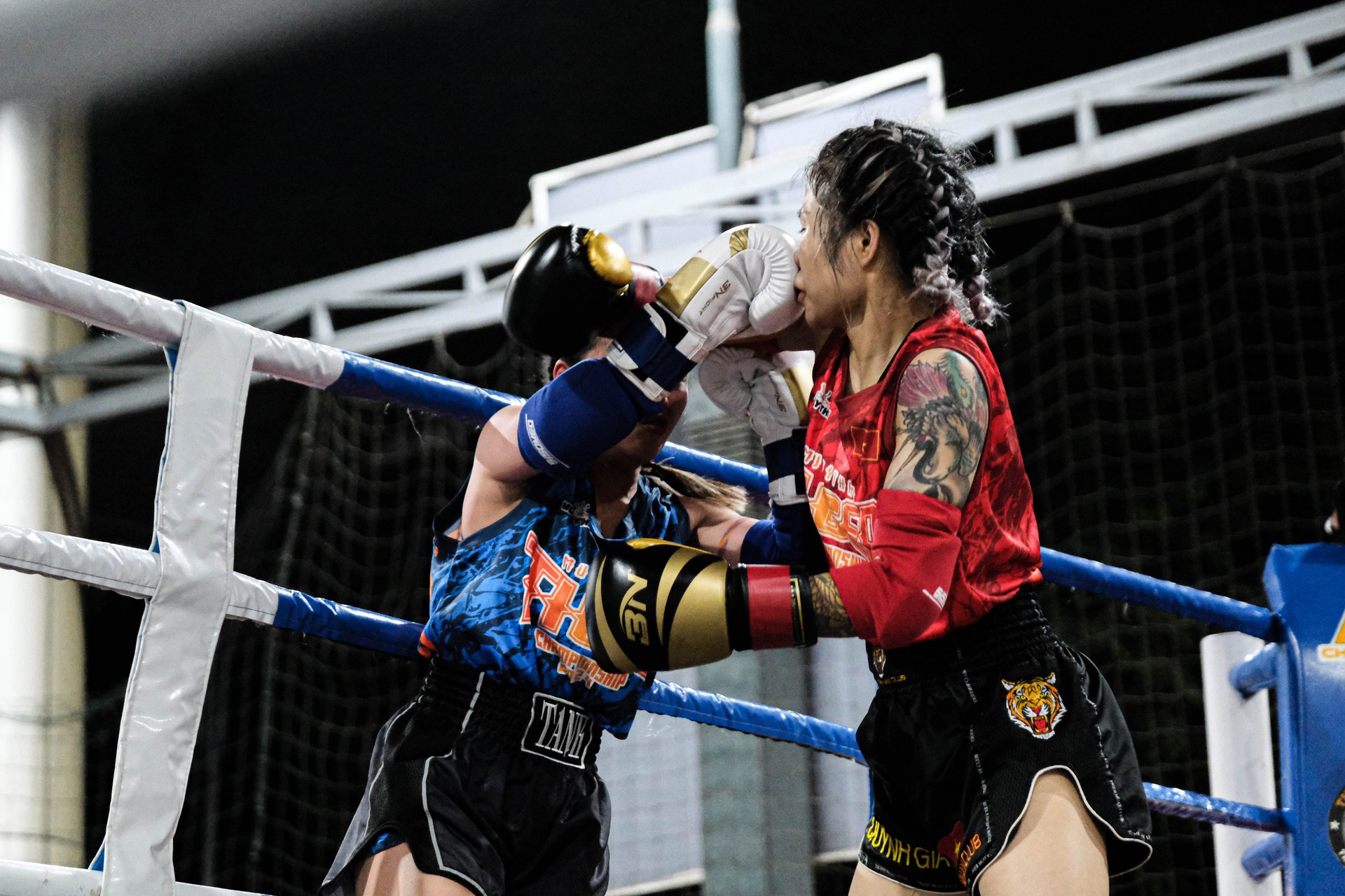 "Nảy lửa" c&aacute;c trận đấu tại Giải Muay Th&aacute;i quận 3 mở rộng- Ảnh 7.