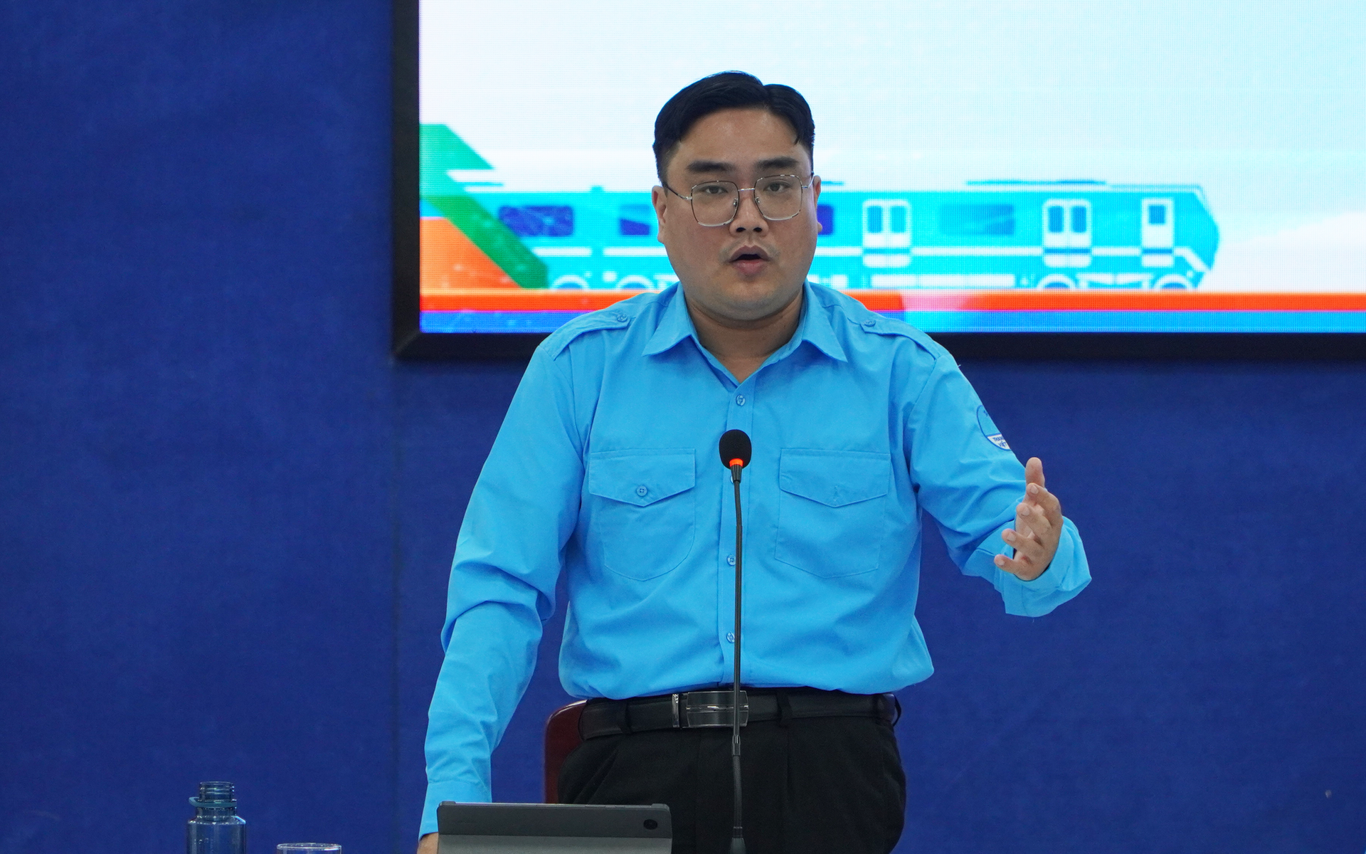 Nguyễn Th&uacute;c Th&ugrave;y Ti&ecirc;n, Phương Mỹ Chi l&agrave; đại biểu dự Đại hội Hội Li&ecirc;n hiệp Thanh ni&ecirc;n TP HCM