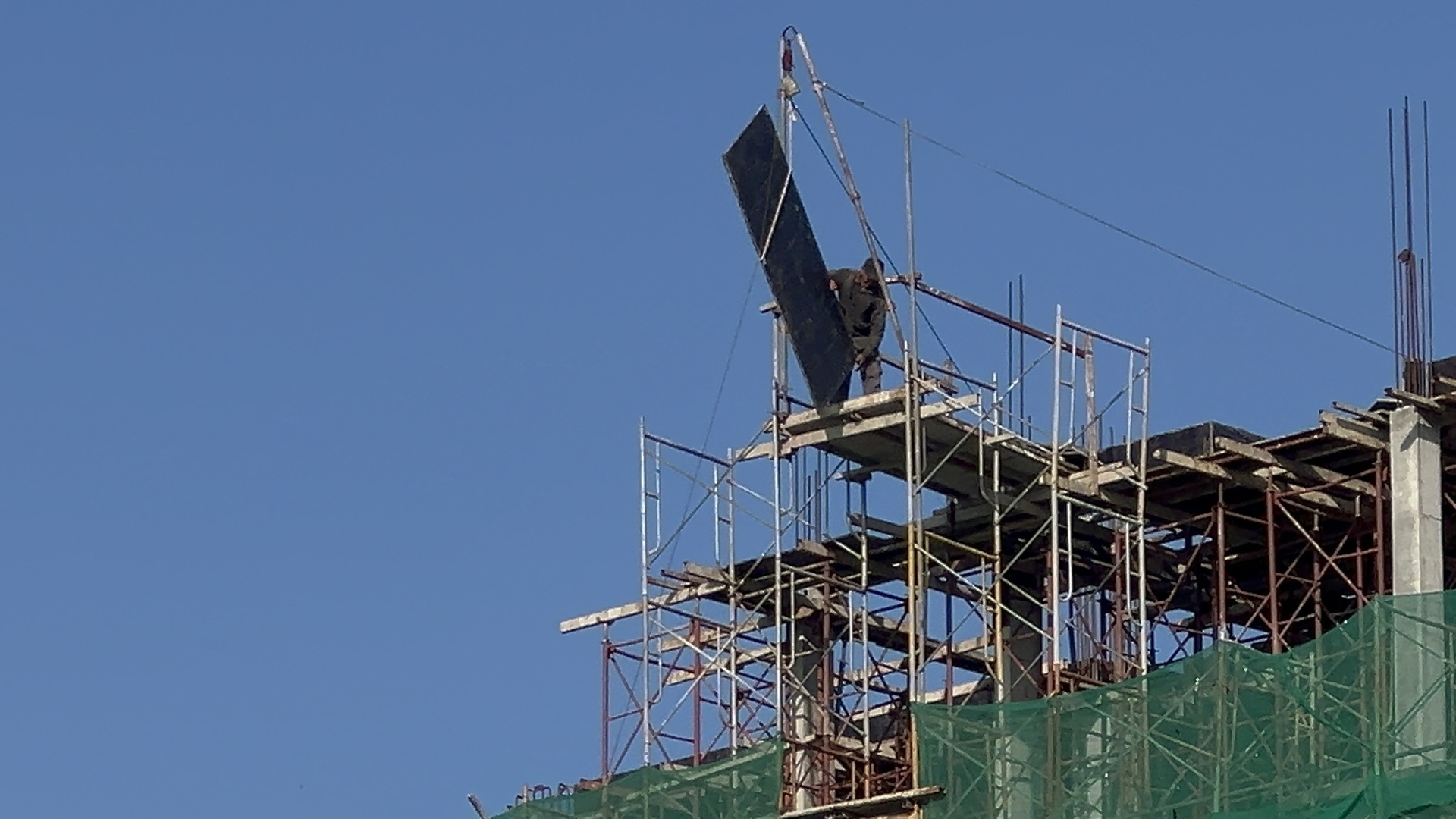 Chủ đầu tư chỉ đạo "n&oacute;ng" nh&agrave; thầu lơ l&agrave; c&ocirc;ng t&aacute;c an to&agrave;n lao động- Ảnh 3.