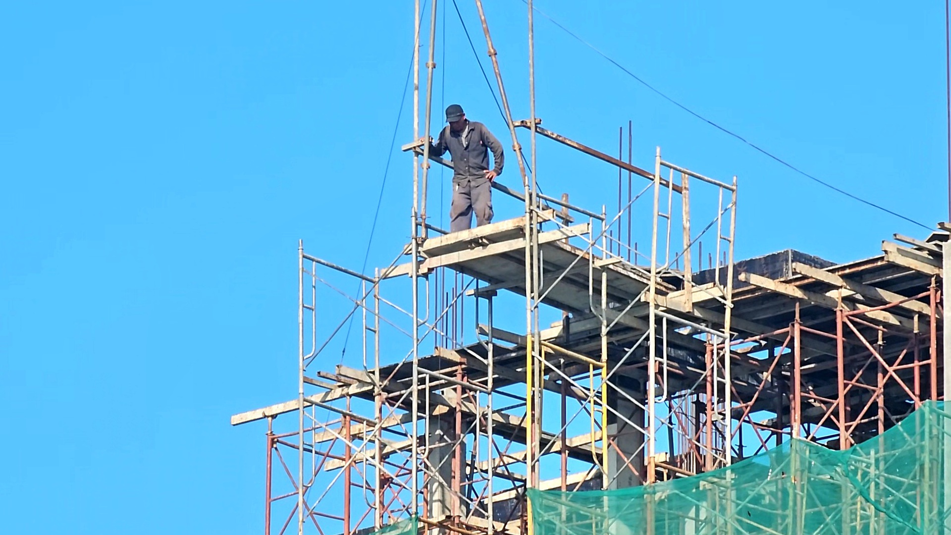 Chủ đầu tư chỉ đạo "n&oacute;ng" nh&agrave; thầu lơ l&agrave; c&ocirc;ng t&aacute;c an to&agrave;n lao động- Ảnh 1.