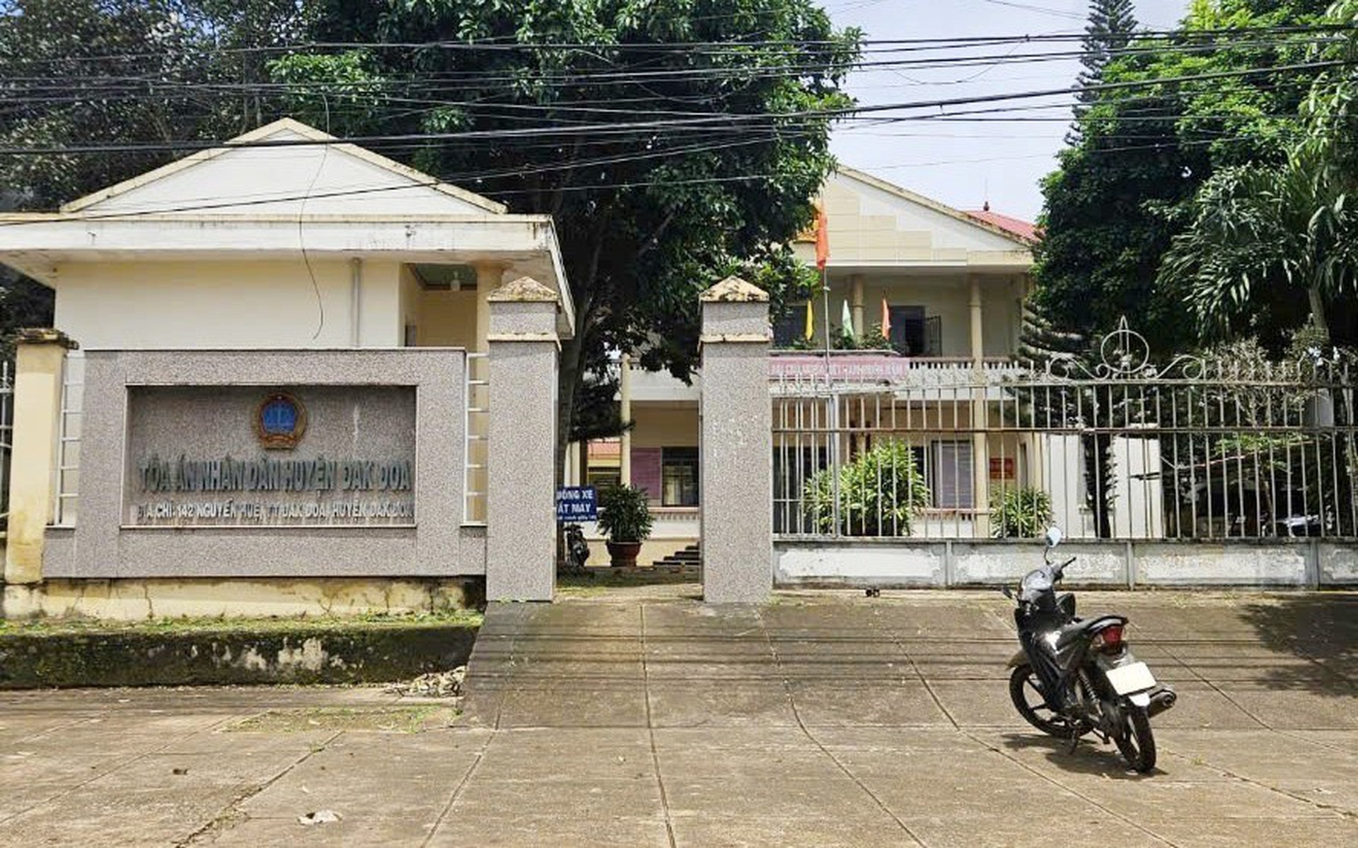 Khởi tố người đưa hối lộ 70 triệu đồng cho thẩm ph&aacute;n
