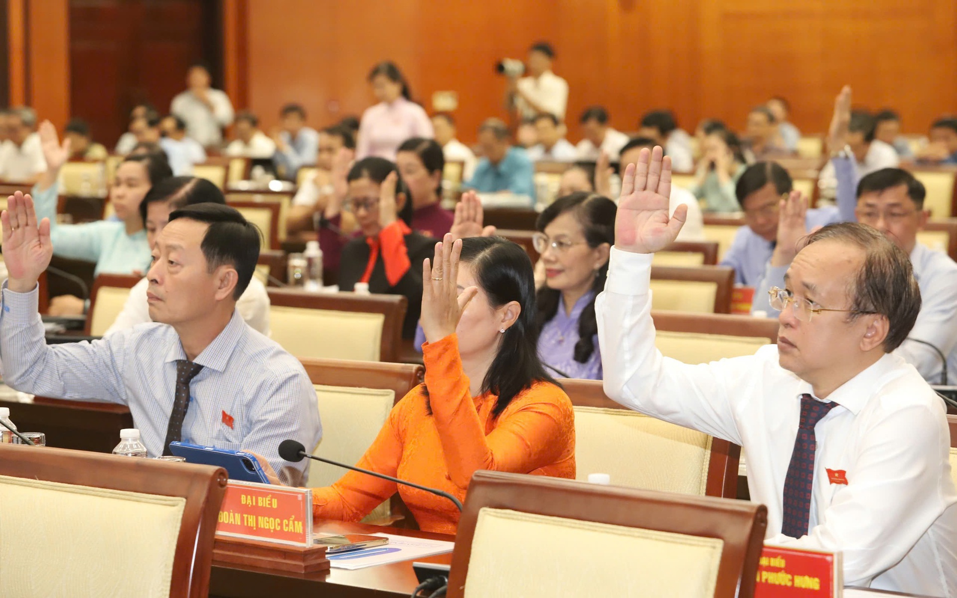 UBND TP HCM đề xuất tăng hỗ trợ cho phụ nữ sinh đủ 2 con - Ảnh 2.
