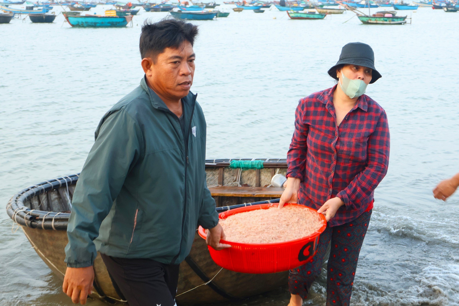 Khu chợ ven biển Đ&agrave; Nẵng, chỉ b&aacute;n độc nhất một loại hải sản- Ảnh 4.
