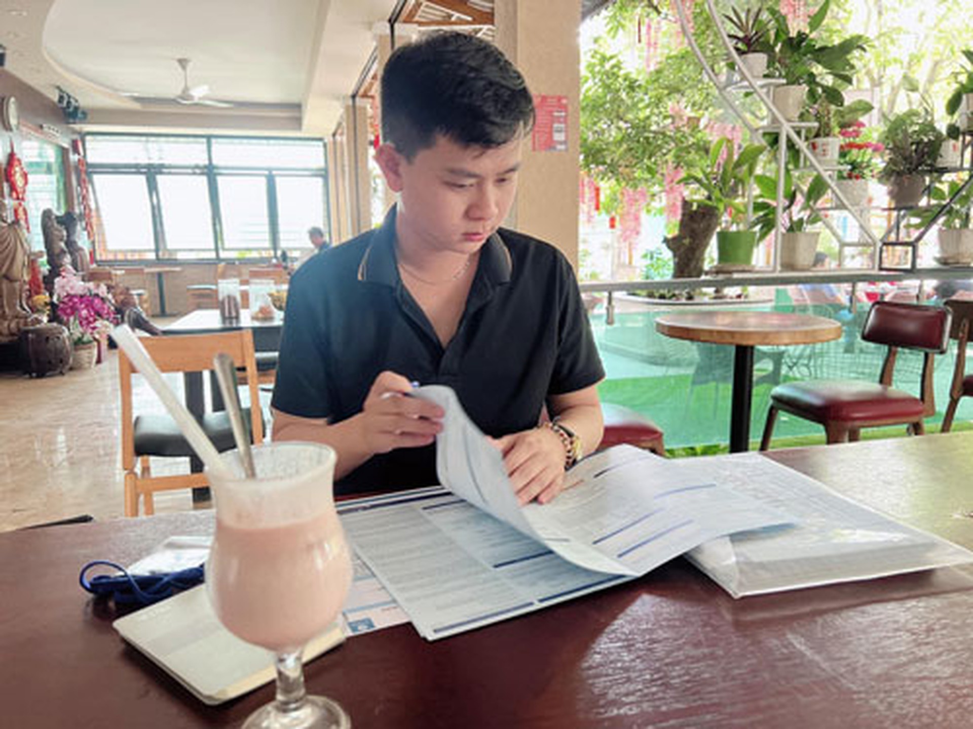 Phạm Ngọc Thạch phải bỏ c&ocirc;ng việc sale bất động sản để t&igrave;m nghề c&oacute; lương &ldquo;cứng&rdquo;