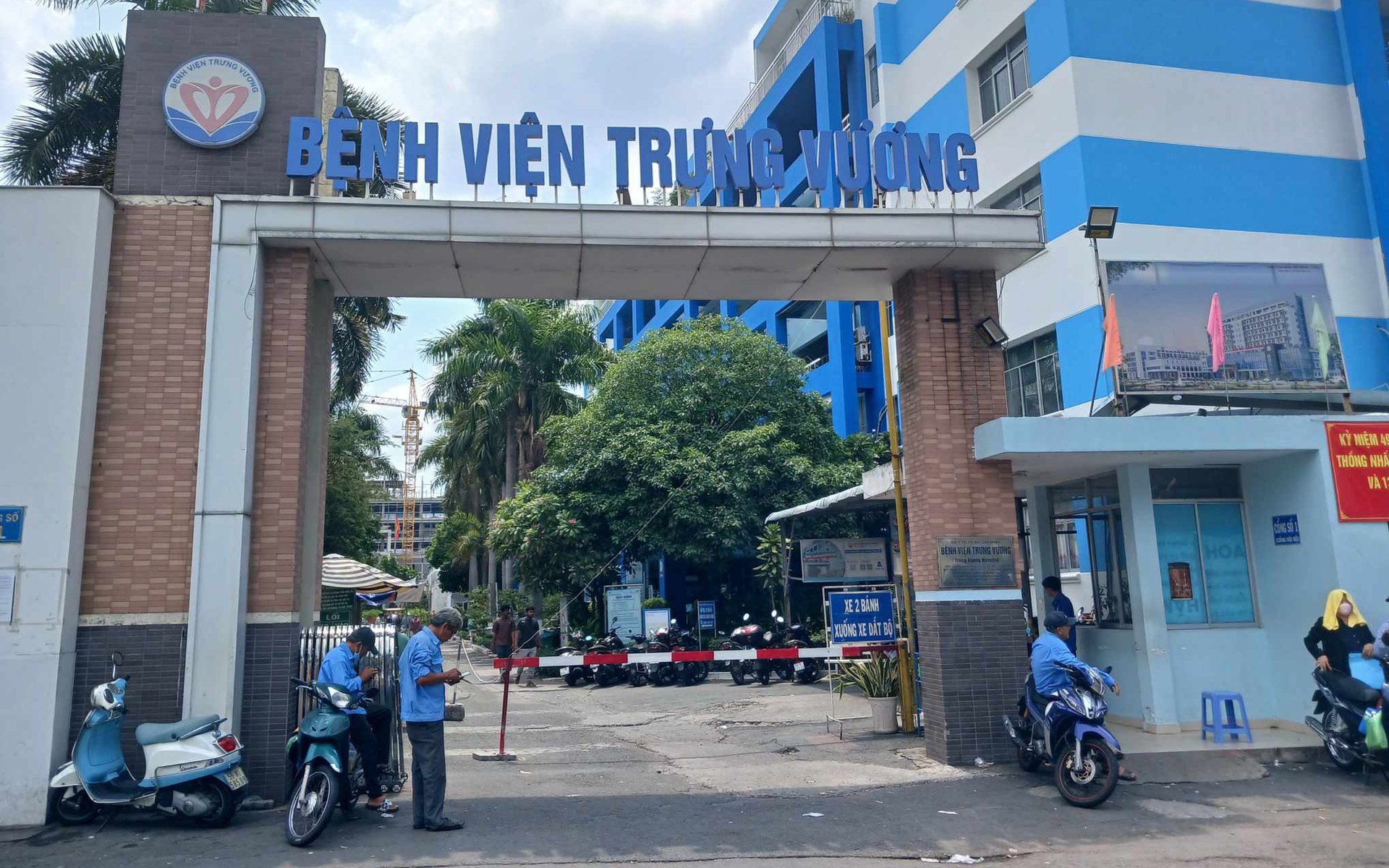 Bồi dưỡng bằng hiện vật cho nh&acirc;n vi&ecirc;n y tế: Nơi c&oacute;, nơi kh&ocirc;ng!