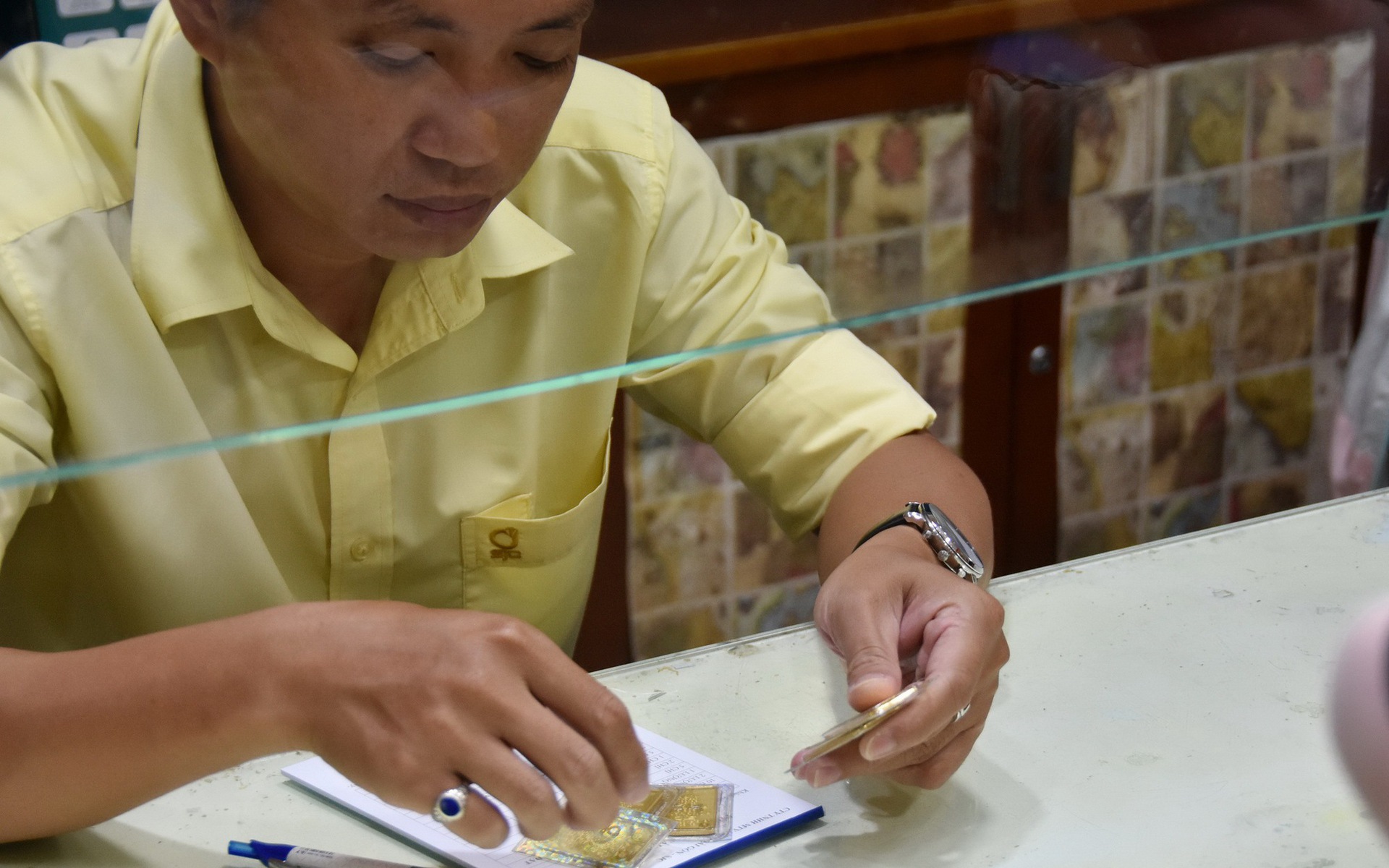 Gi&aacute; v&agrave;ng h&ocirc;m nay, 15-5: Bật tăng trở lại