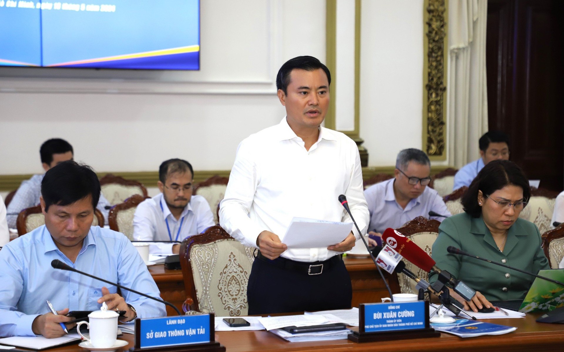 Th&uacute;c giải ng&acirc;n đầu tư c&ocirc;ng, gỡ vướng dự &aacute;n