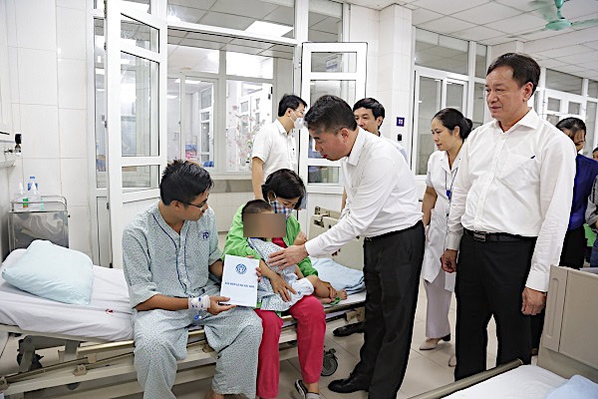 BHXH chi trả tiền tử tuất cho 17 nạn nh&acirc;n vụ ch&aacute;y chung cư mini tại H&agrave; Nội- Ảnh 1.