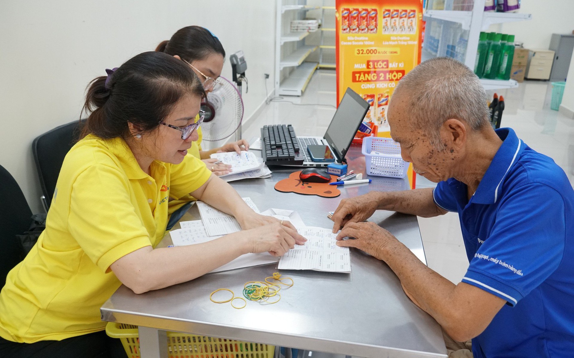TP HCM c&ocirc;ng bố lịch chi trả lương hưu, trợ cấp BHXH sau khi tăng 15%