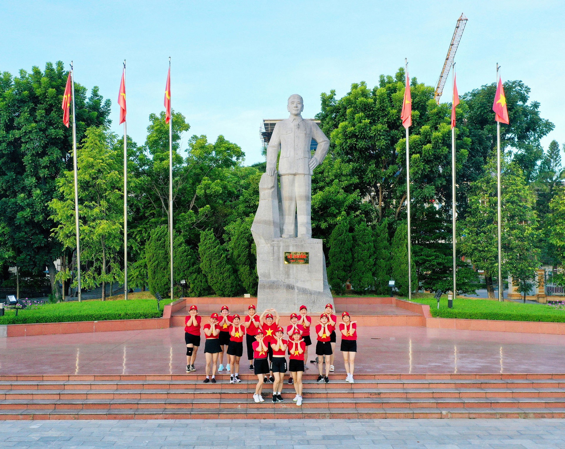 Ảnh đẹp trong tuần: Nhịp sống b&igrave;nh y&ecirc;n ở Đ&agrave; Nẵng, Quảng Trị- Ảnh 1.