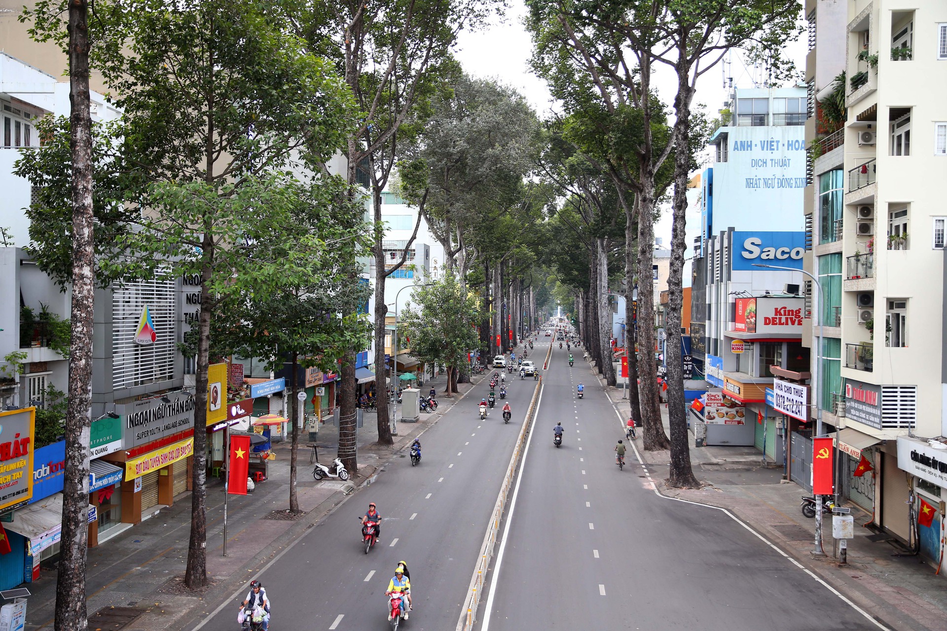 TP HCM rộn r&agrave;ng ng&agrave;y đầu năm mới 2025- Ảnh 9.