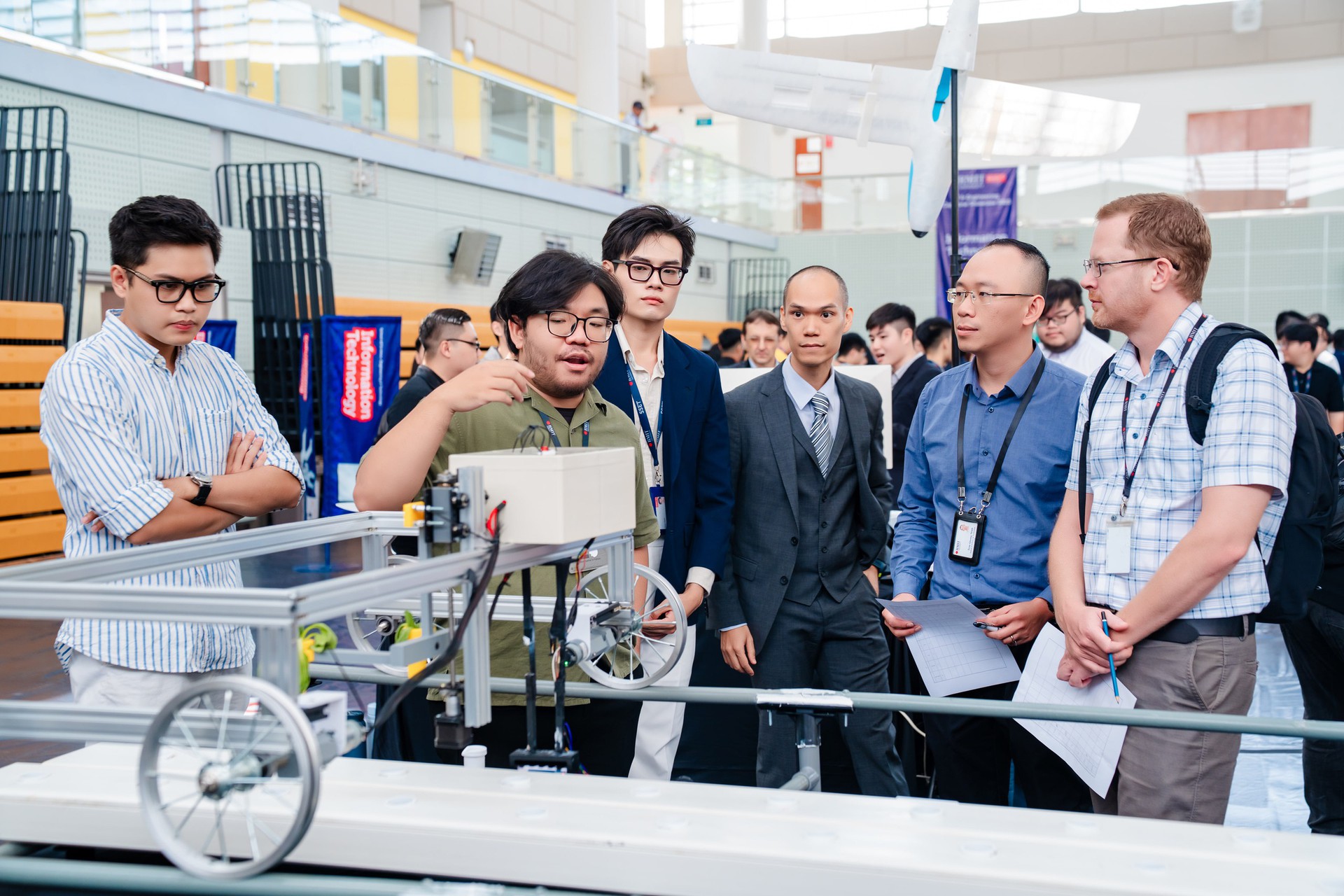 Triển l&atilde;m đồ &aacute;n tốt nghiệp lớn kỷ lục của trường ĐH RMIT Việt Nam c&oacute; g&igrave;?  - Ảnh 1.